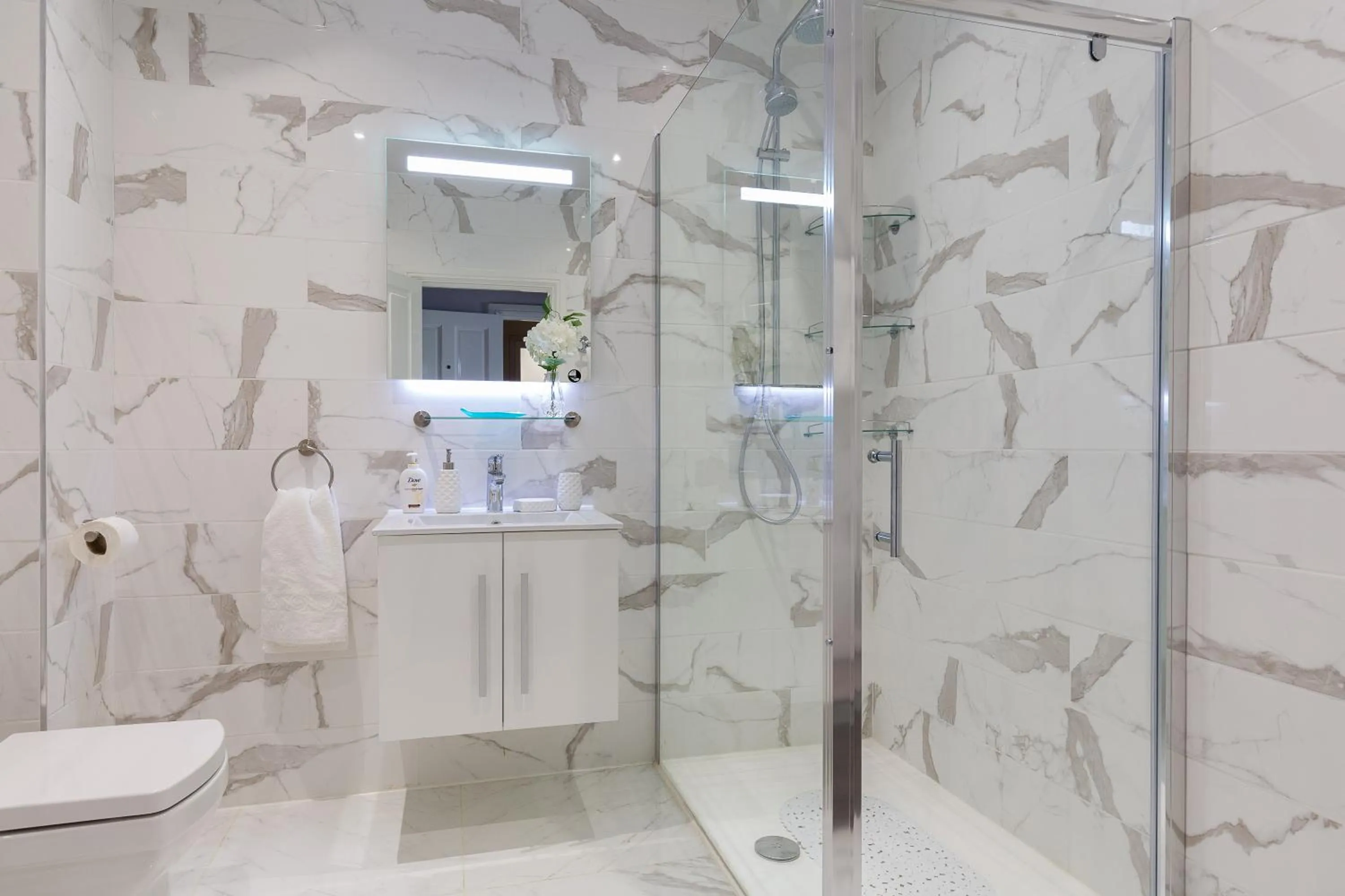 Bathroom in Cromwell road apartments