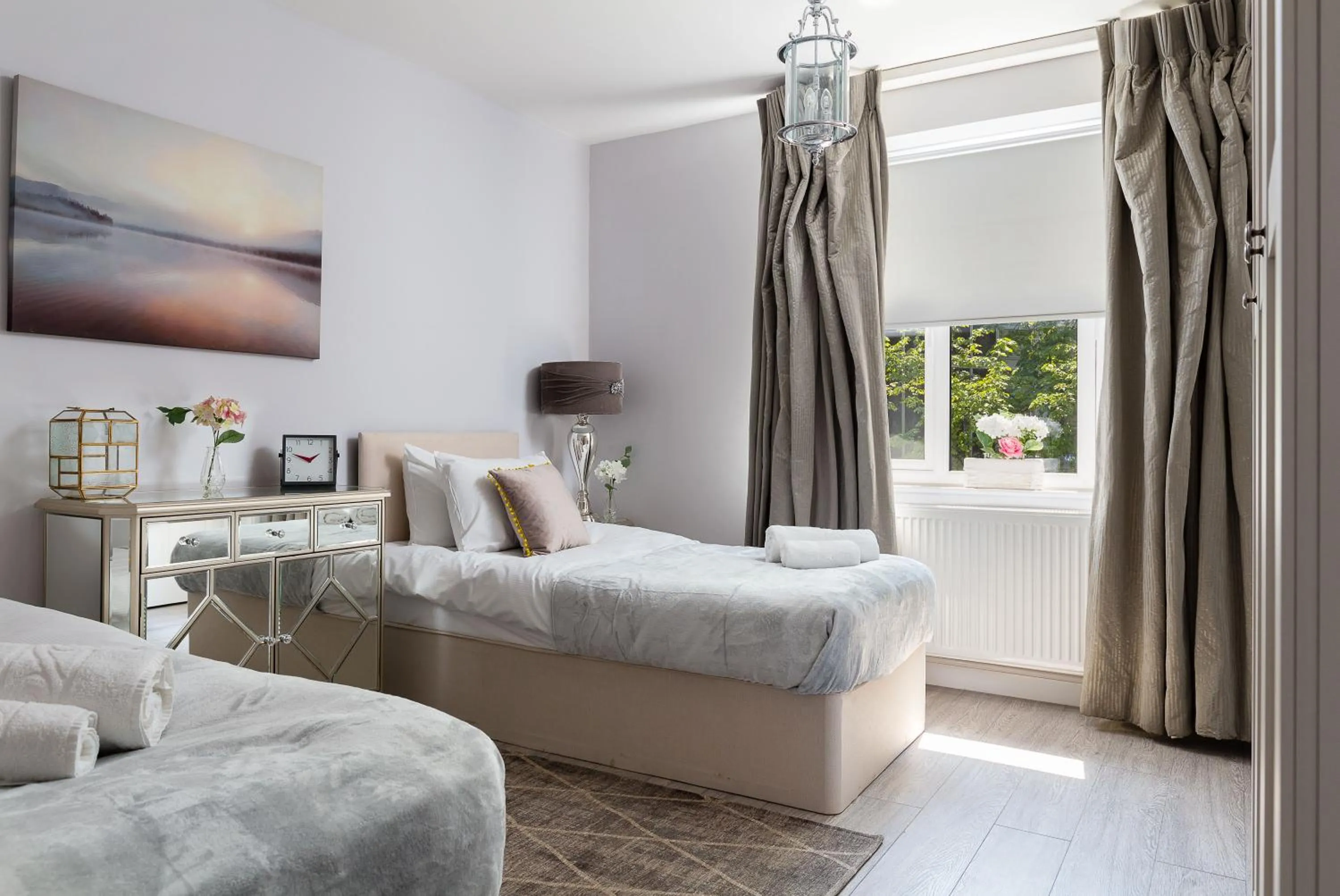 Bedroom, Bed in Cromwell road apartments