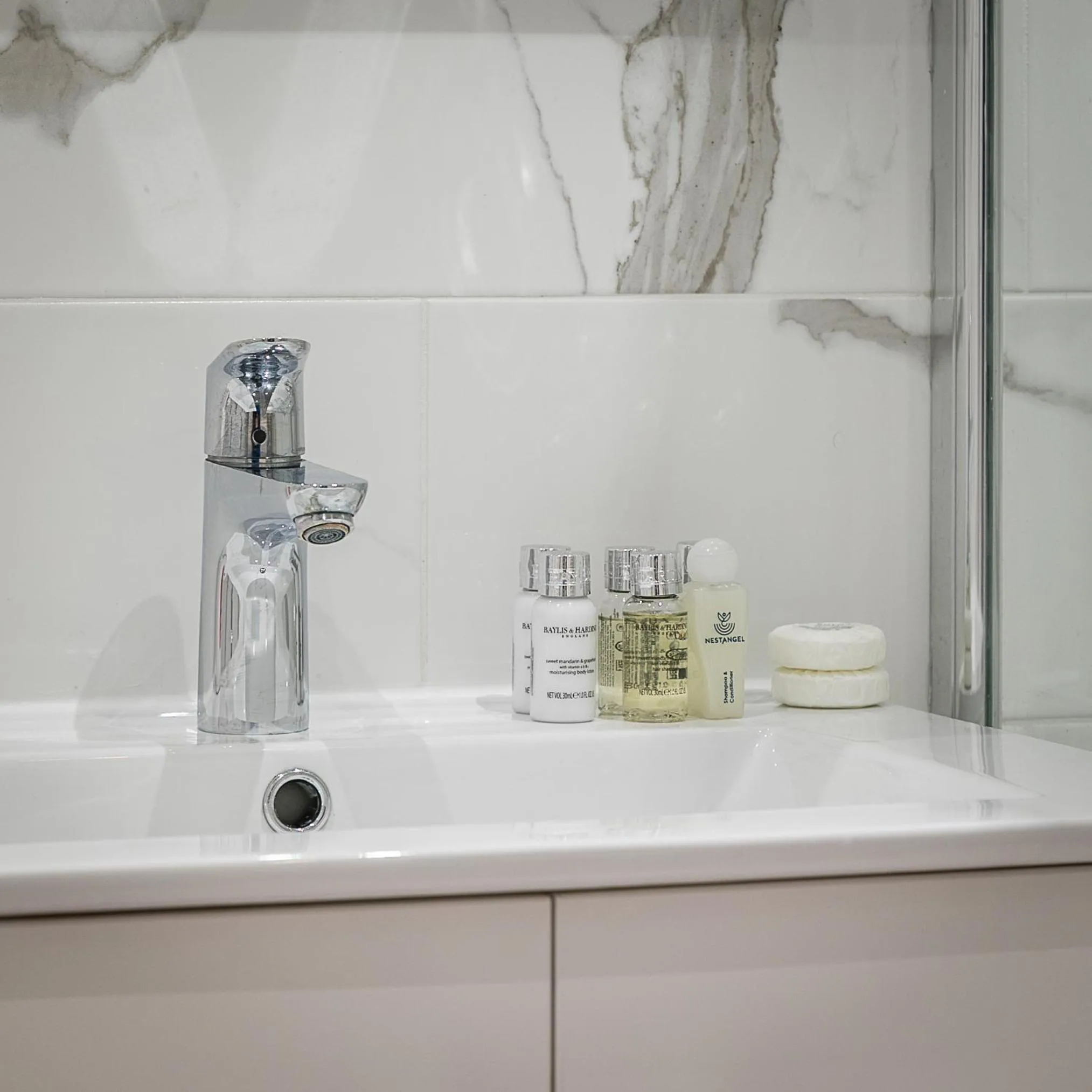 Bathroom in Cromwell road apartments