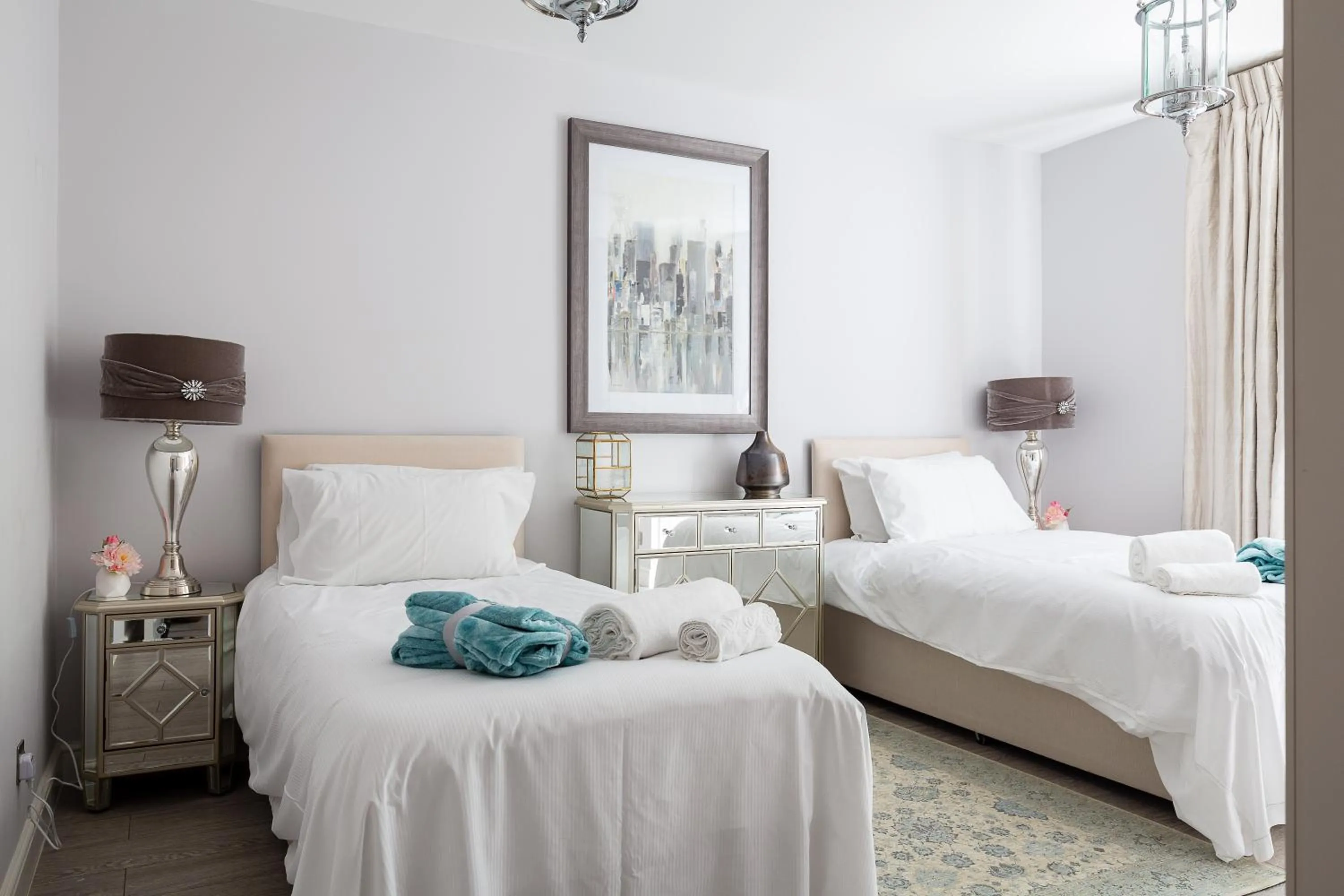 Bedroom, Bed in Cromwell road apartments