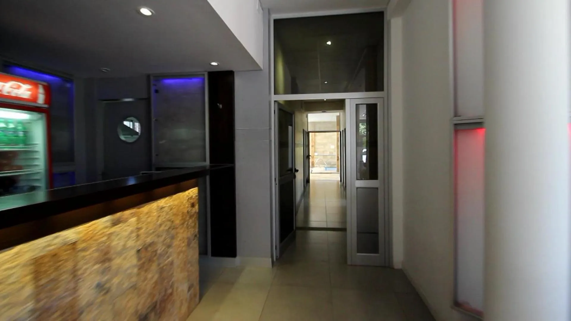 Communal lounge/ TV room in Apart & Hotel Neptuno