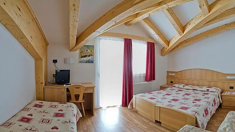 Bedroom, Bed in Hotel Miramonti