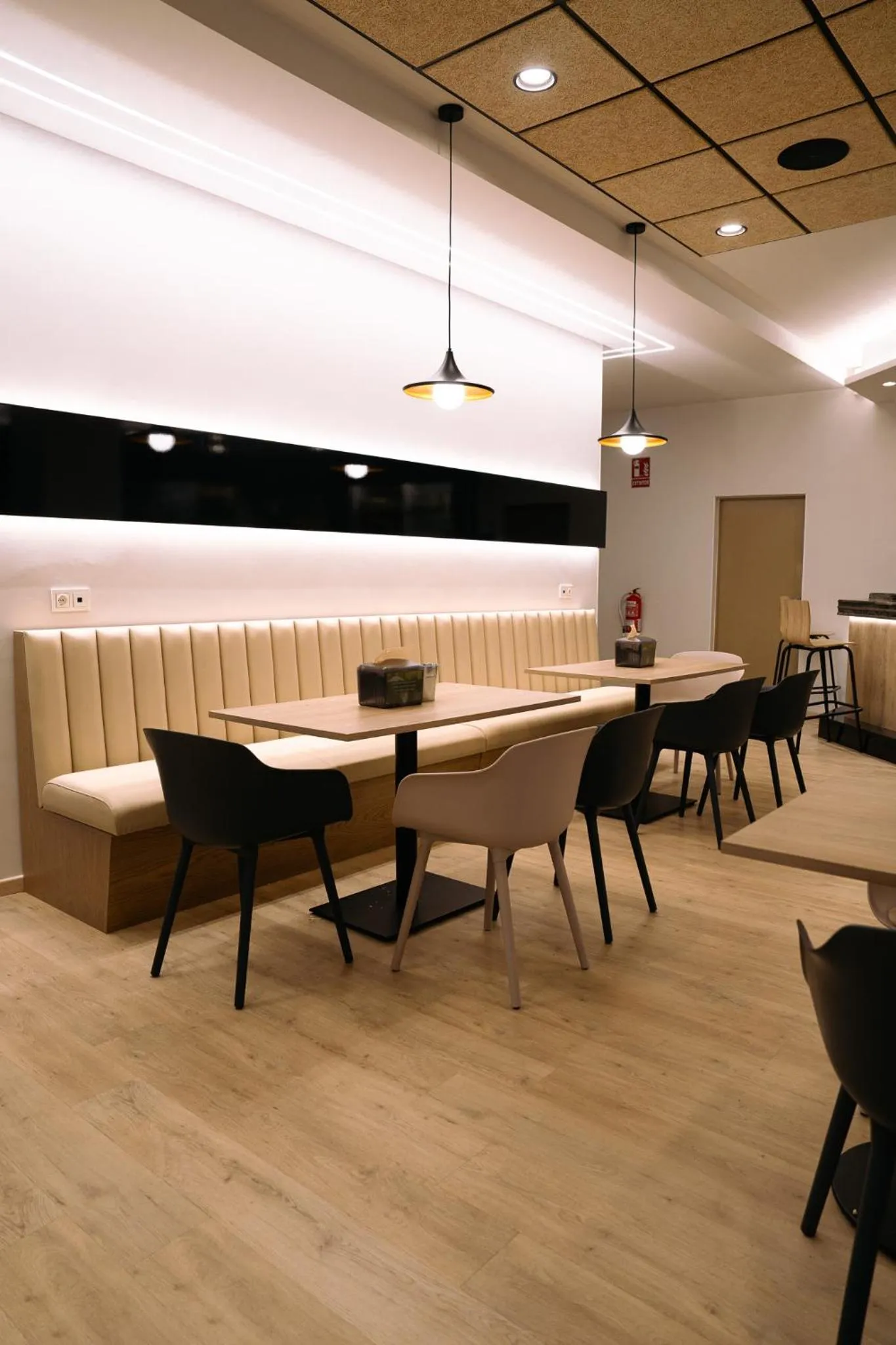 Lounge or bar in Hospedium Hotel Triana