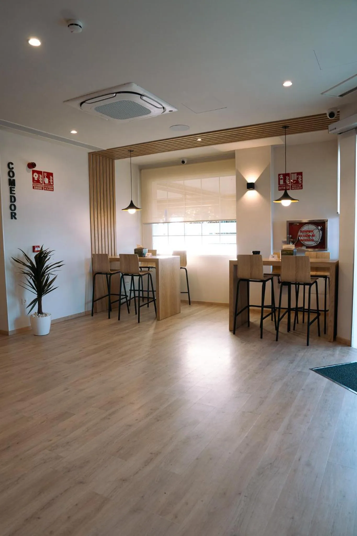 Lounge or bar in Hospedium Hotel Triana