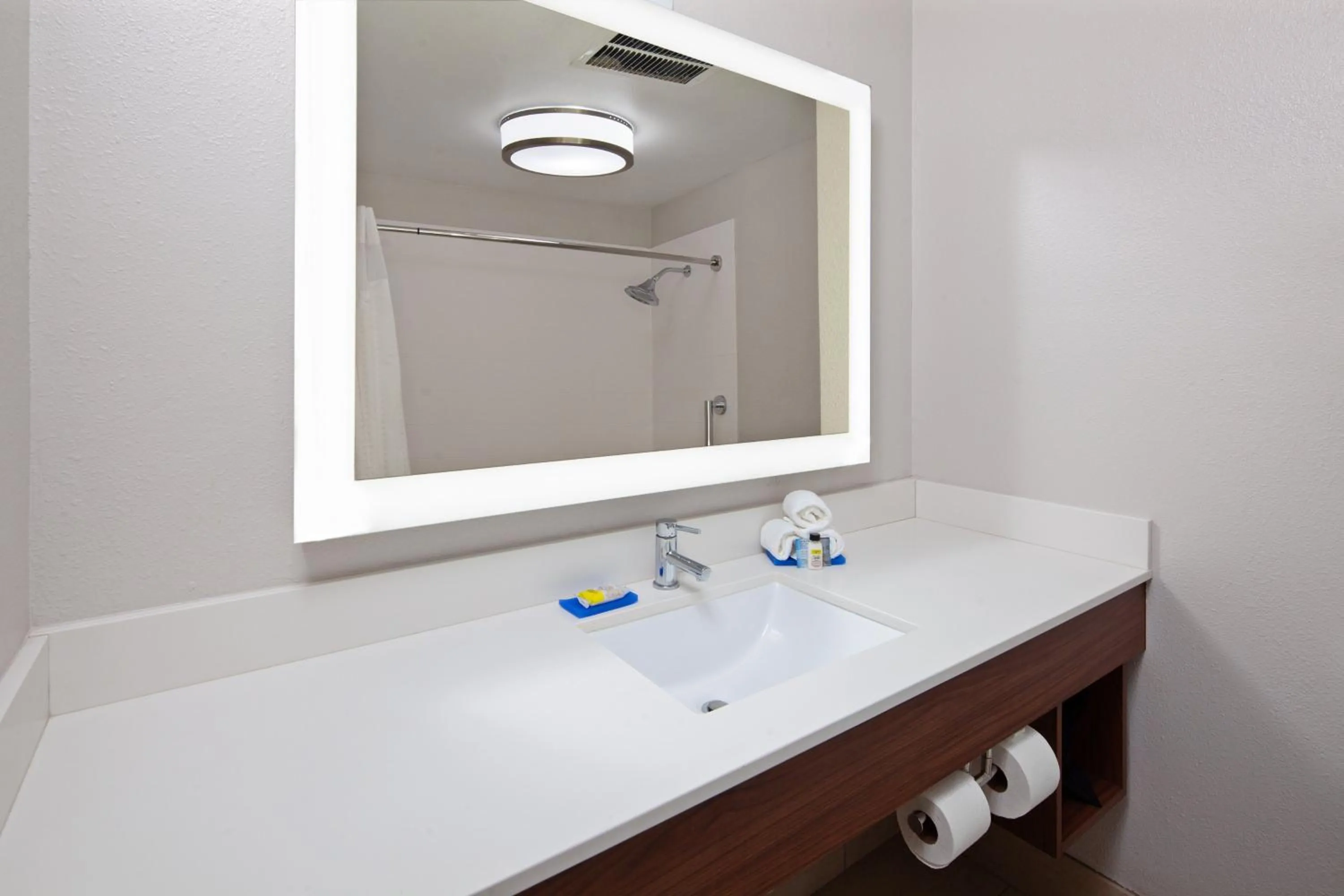 Bathroom in Holiday Inn Express & Suites Rancho Mirage - Palm Spgs Area by IHG