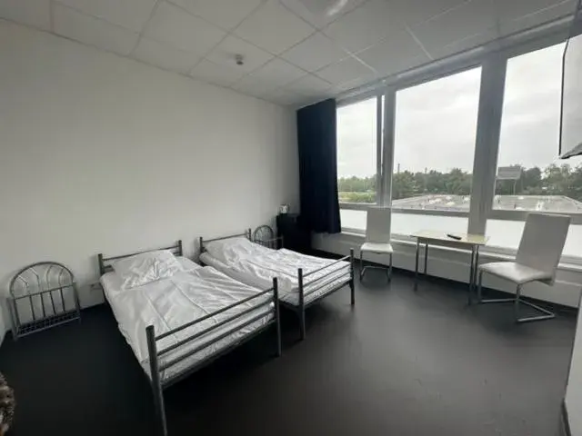 Double Room with Private Bathroom in Arena Hostel & Monteurzimmer Double Room with Private Bathroom in Arena Hostel & Monteurzimmer