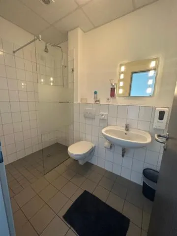 Shower in Arena Hostel & Monteurzimmer