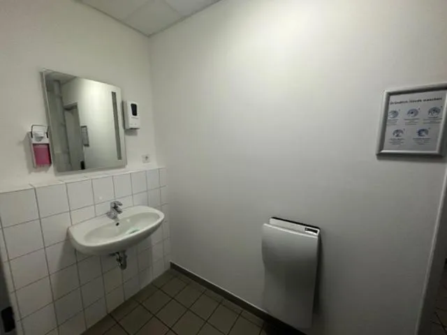 Toilet in Arena Hostel & Monteurzimmer