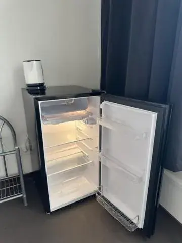 Double Room with Balcony and Private Bathroom in Arena Hostel & Monteurzimmer Double Room with Balcony and Private Bathroom in Arena Hostel & Monteurzimmer