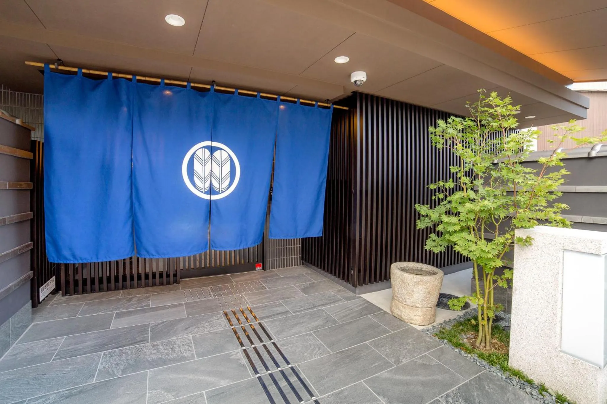 Property building in Kyoto Sanjo Ohashi