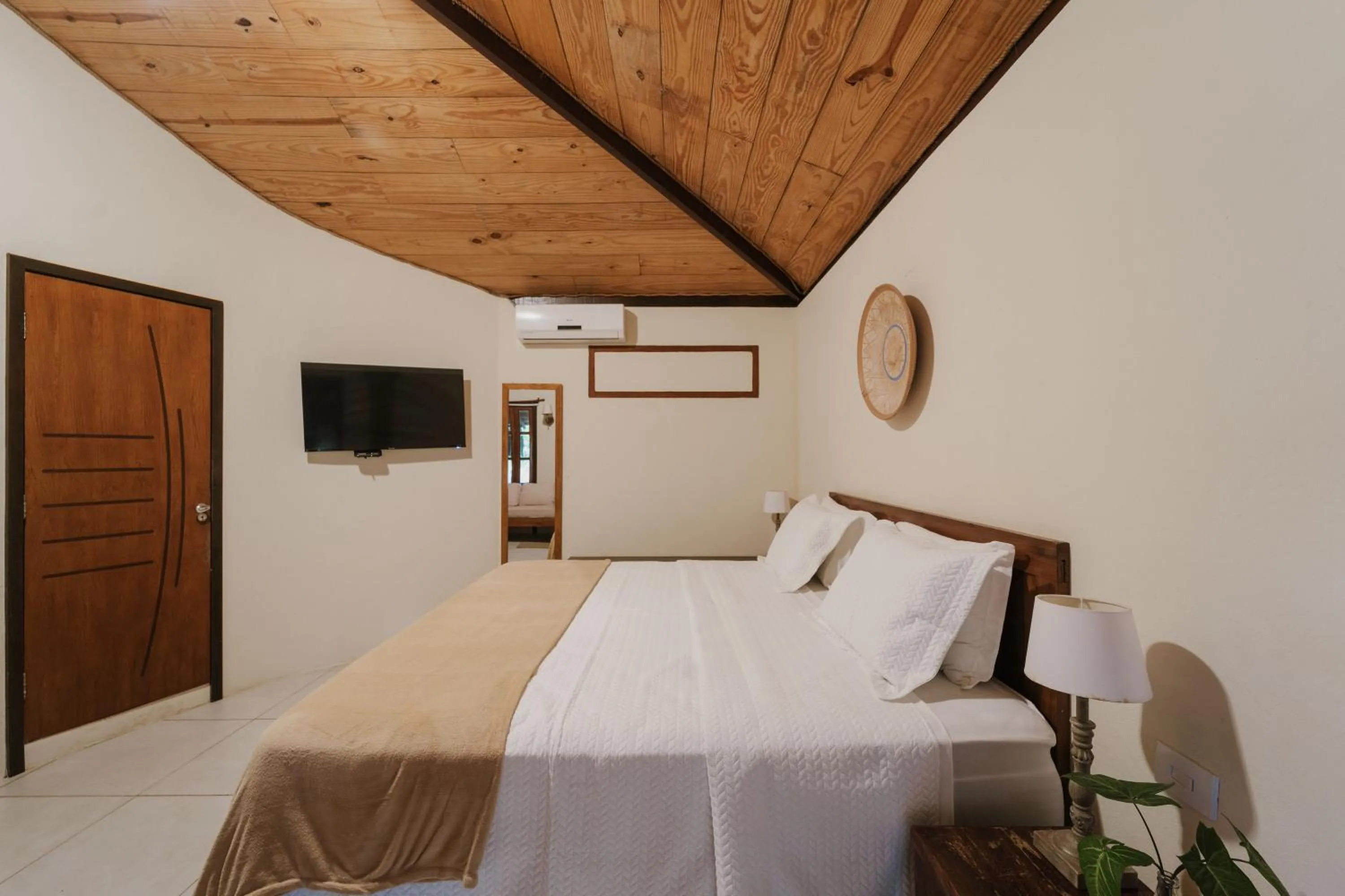 View (from property/room), Bed in Pousada Fruta Pão