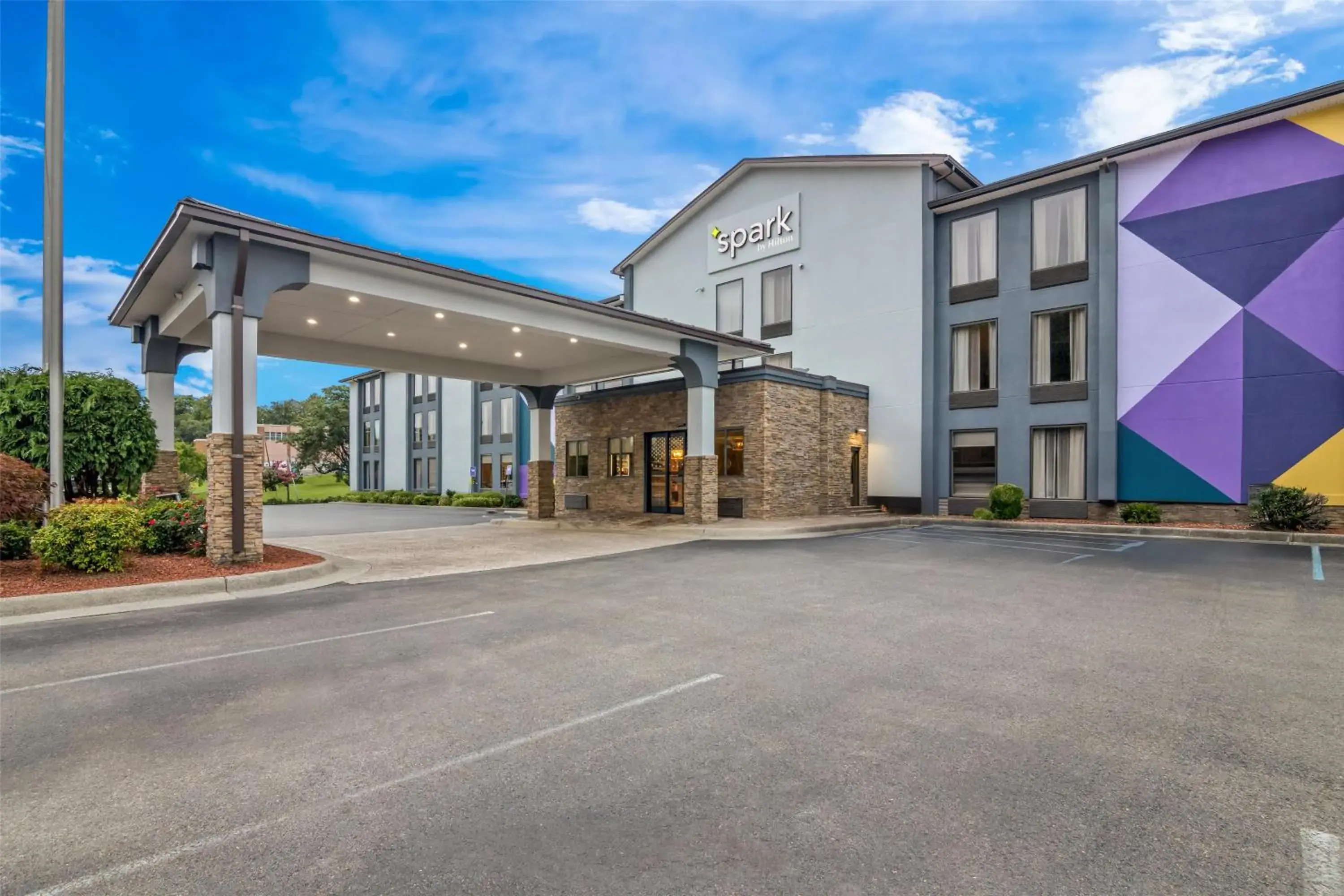 Property building in Spark by Hilton Roanoke Civic Center Property building in Spark by Hilton Roanoke Civic Center