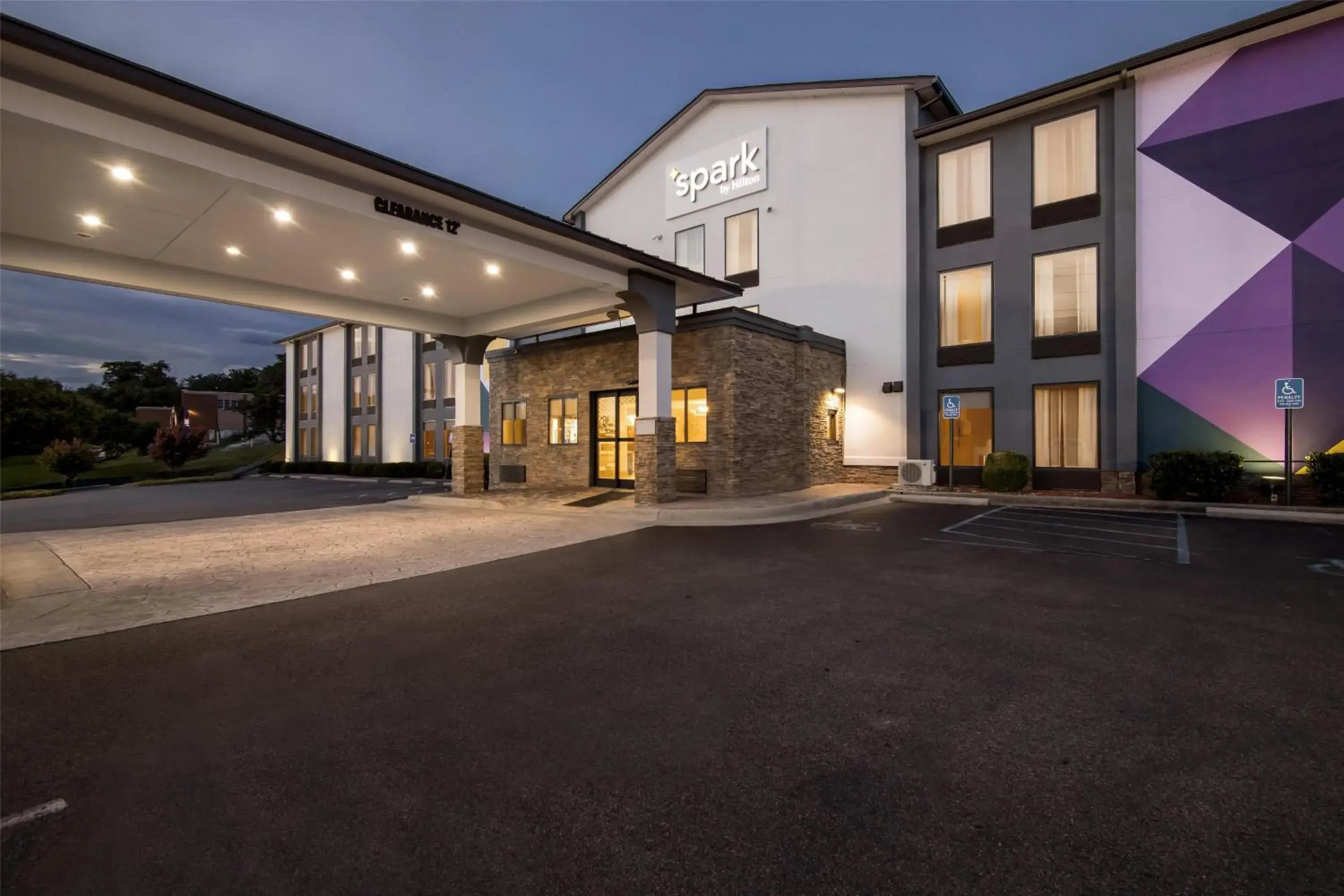 Property building in Spark by Hilton Roanoke Civic Center Property building in Spark by Hilton Roanoke Civic Center