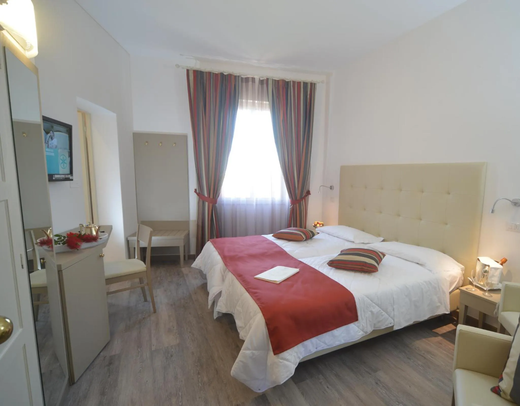 Photo of the whole room, Bed in Hotel Settentrionale Esplanade