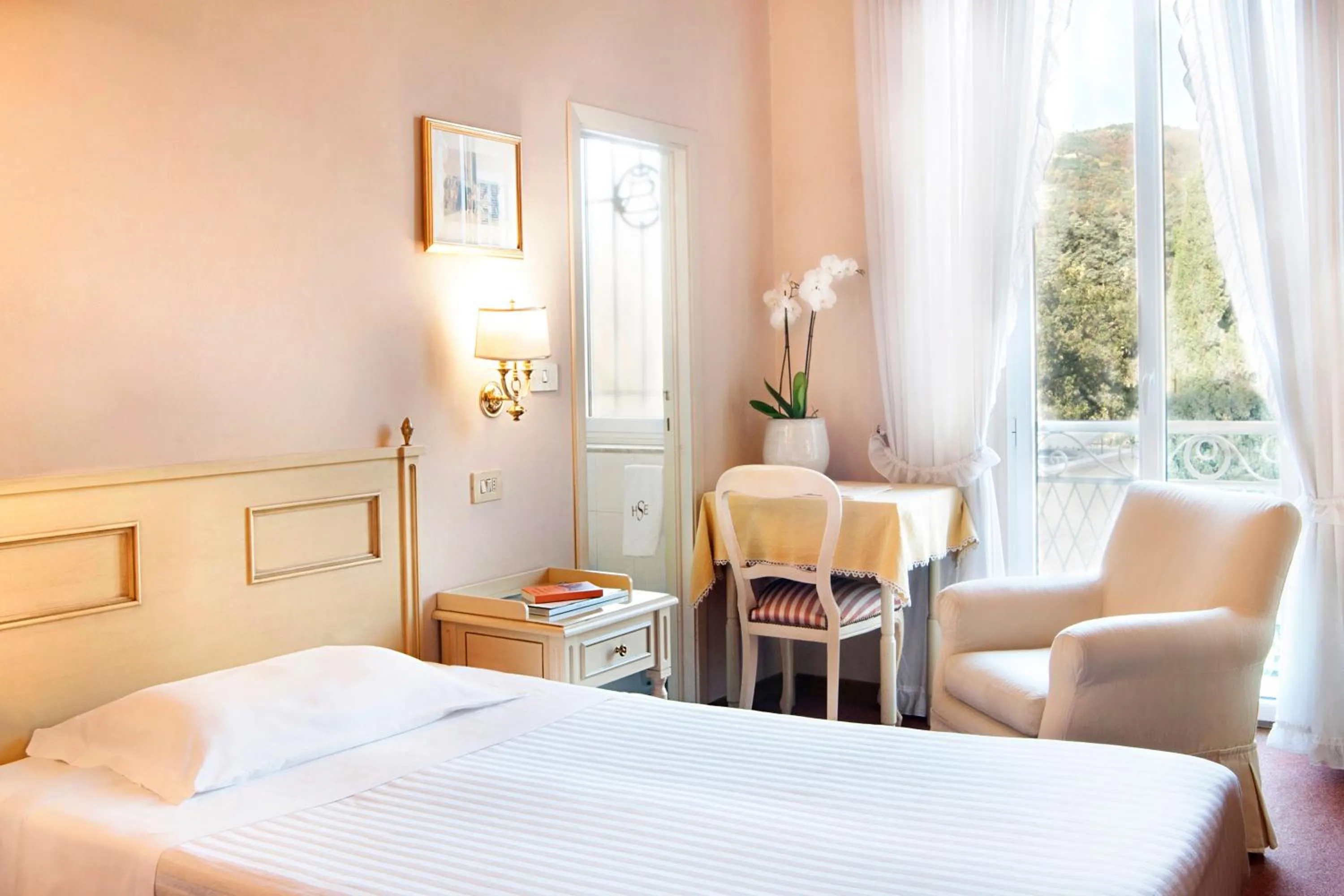 Photo of the whole room, Bed in Hotel Settentrionale Esplanade