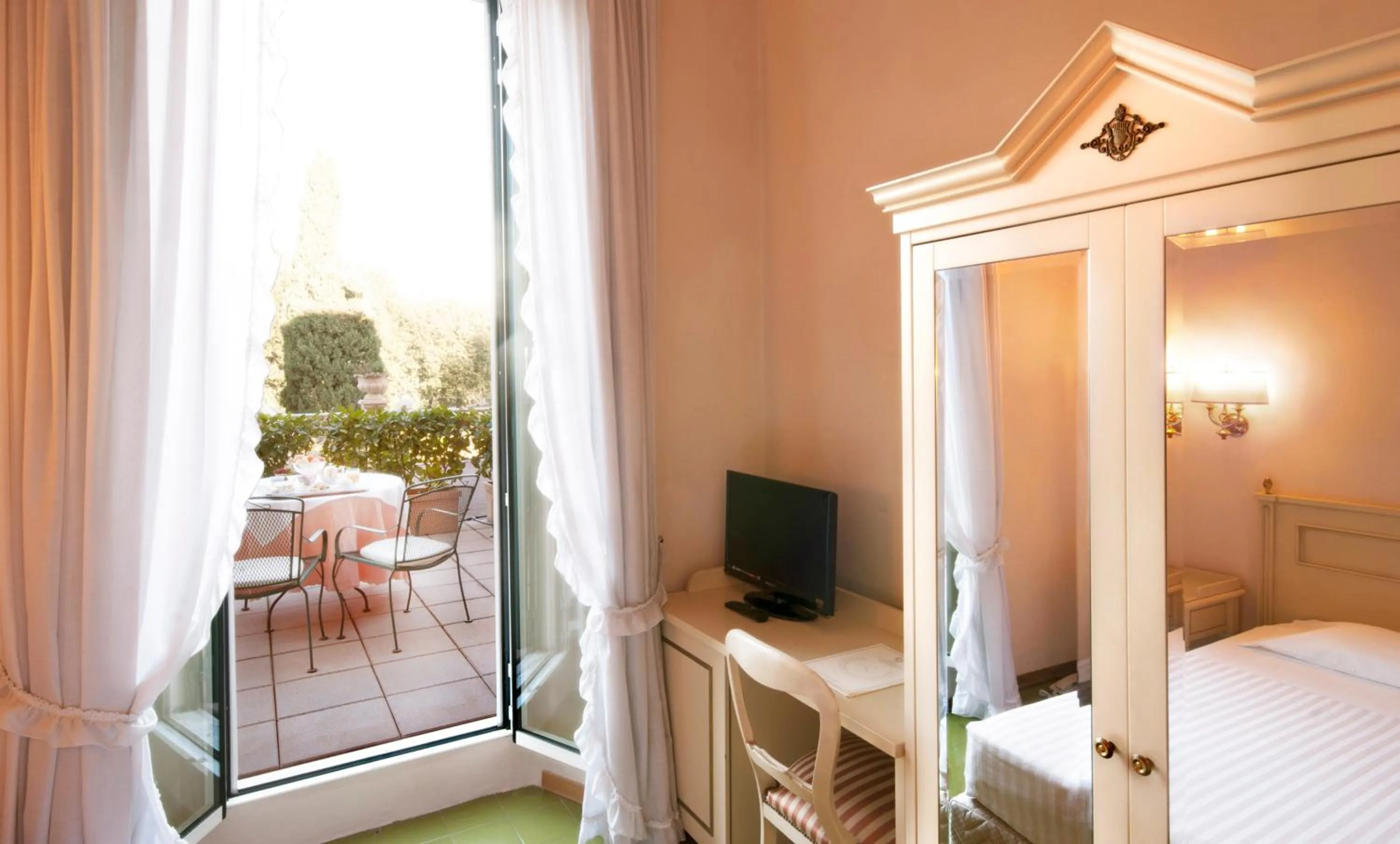 TV and multimedia, Bed in Hotel Settentrionale Esplanade