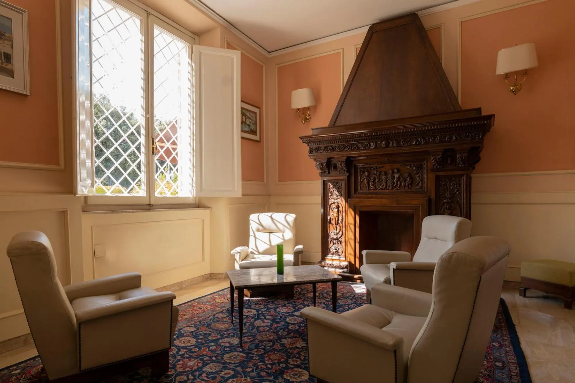 Communal lounge/ TV room in Hotel Settentrionale Esplanade