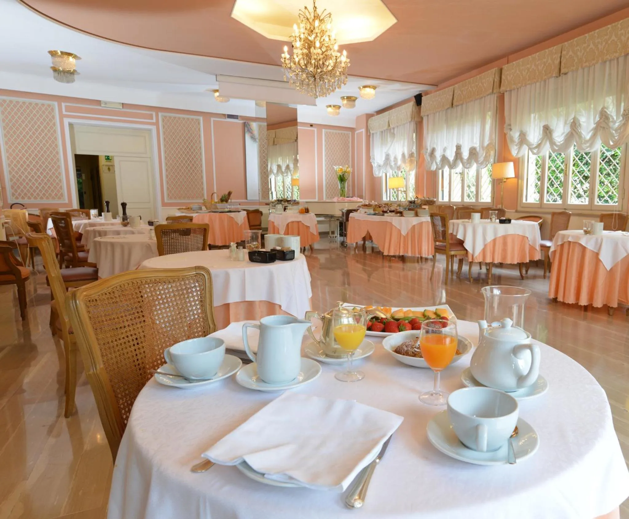 Food and drinks in Hotel Settentrionale Esplanade