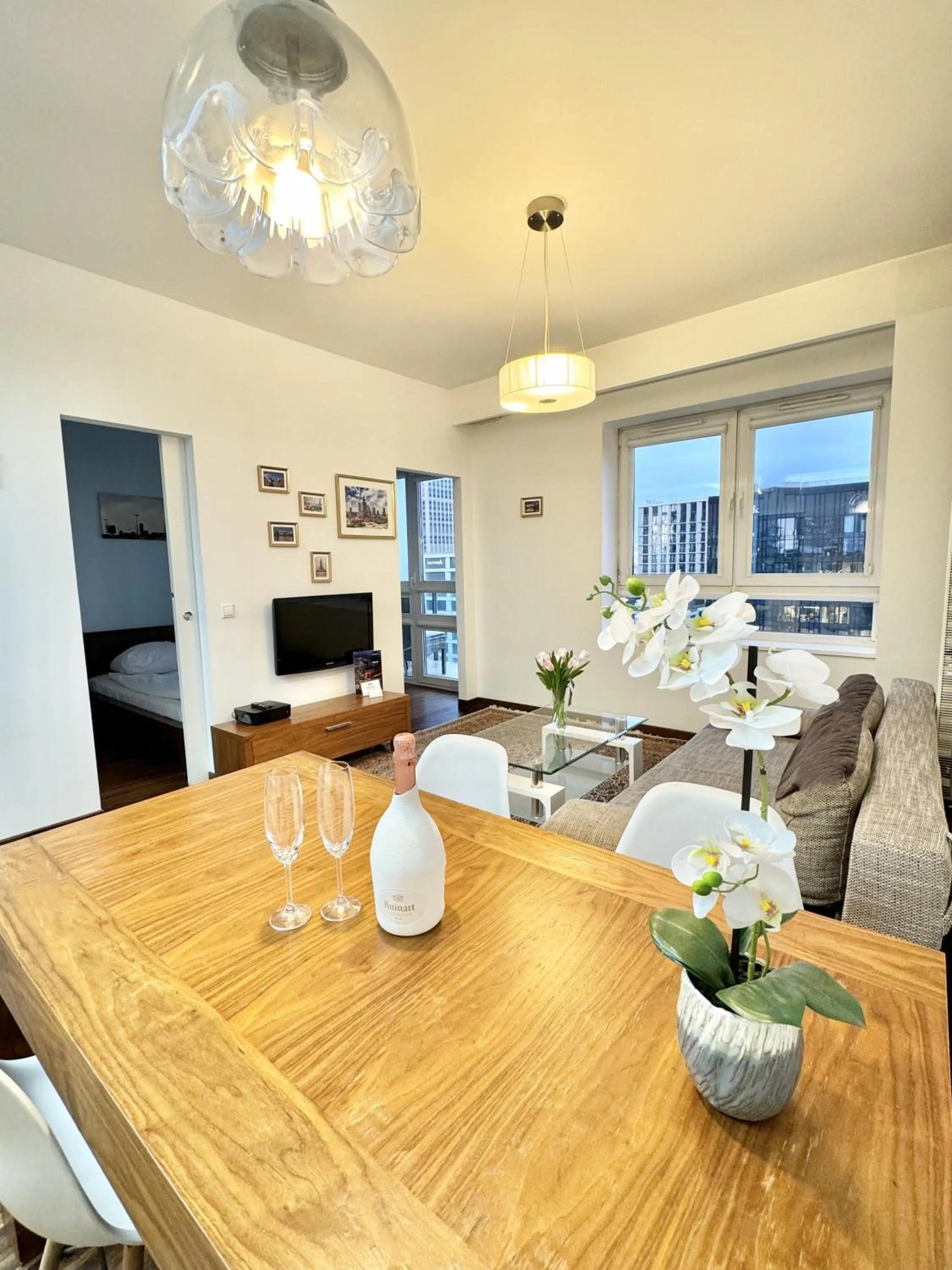 Platinum Towers Country 2 Country