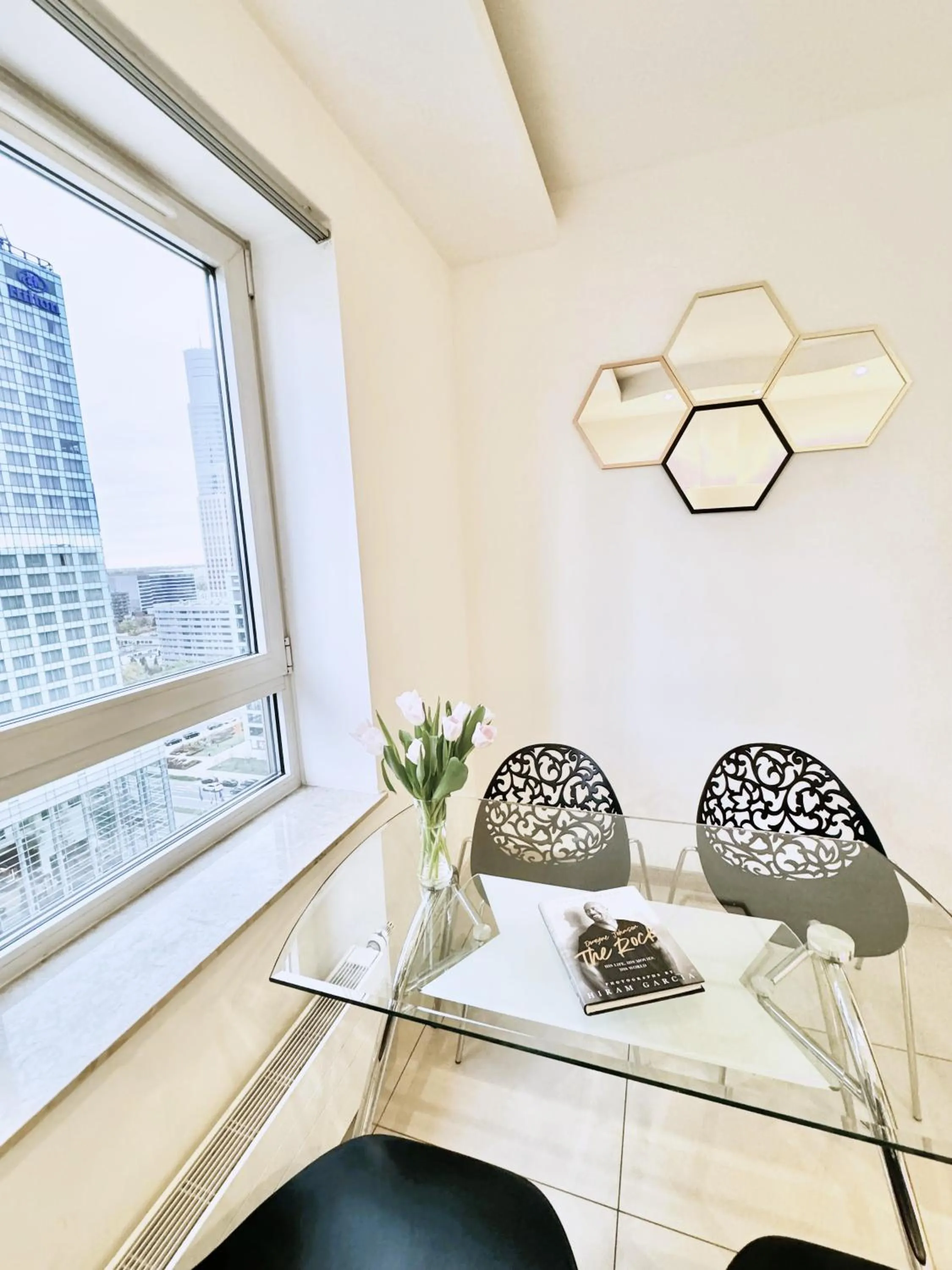 Dining area in Platinum Towers Country 2 Country