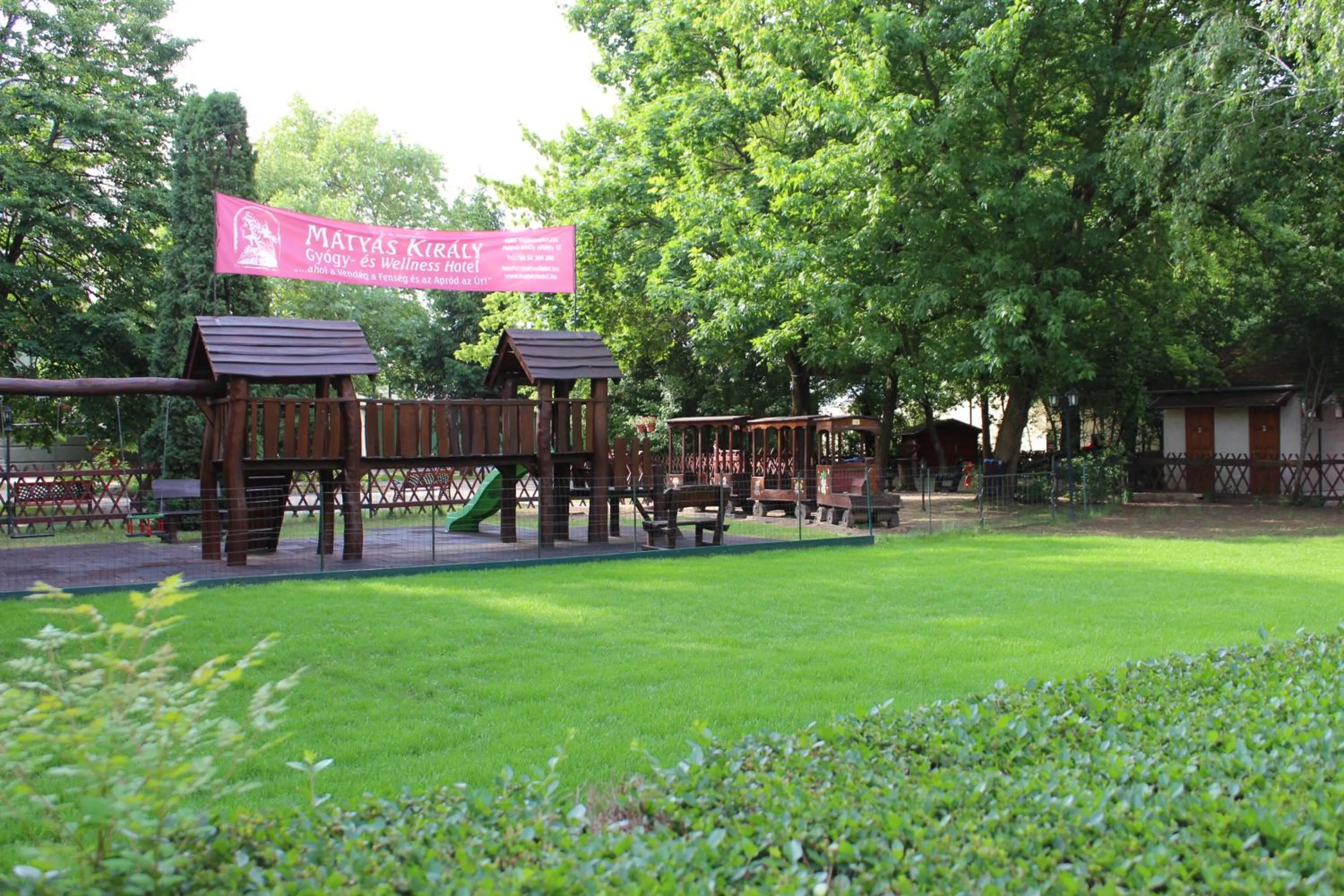 Children play ground in Mátyás Király Gyógy- és Wellness Hotel