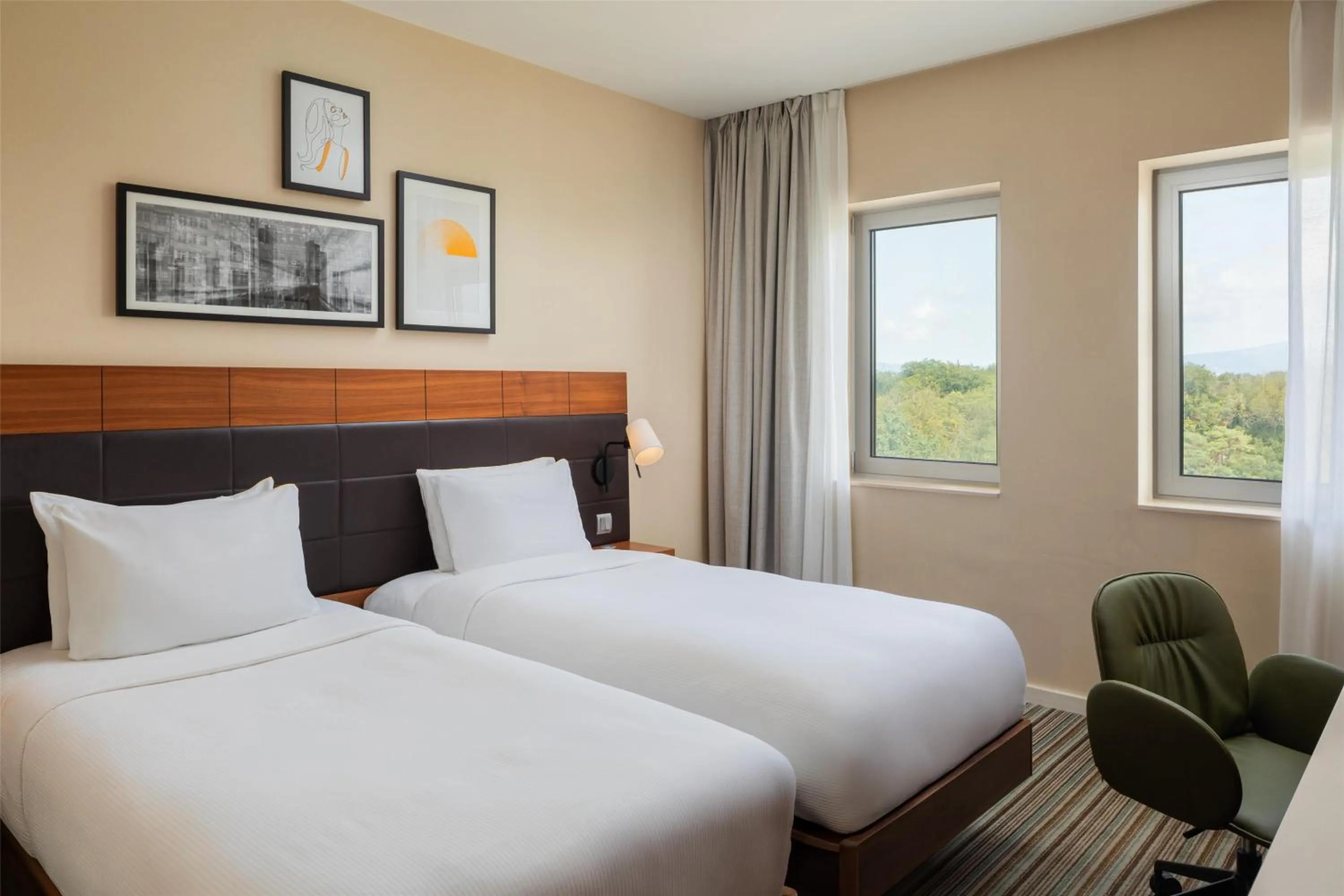 Bed in Hilton Garden Inn Frankfurt Airport