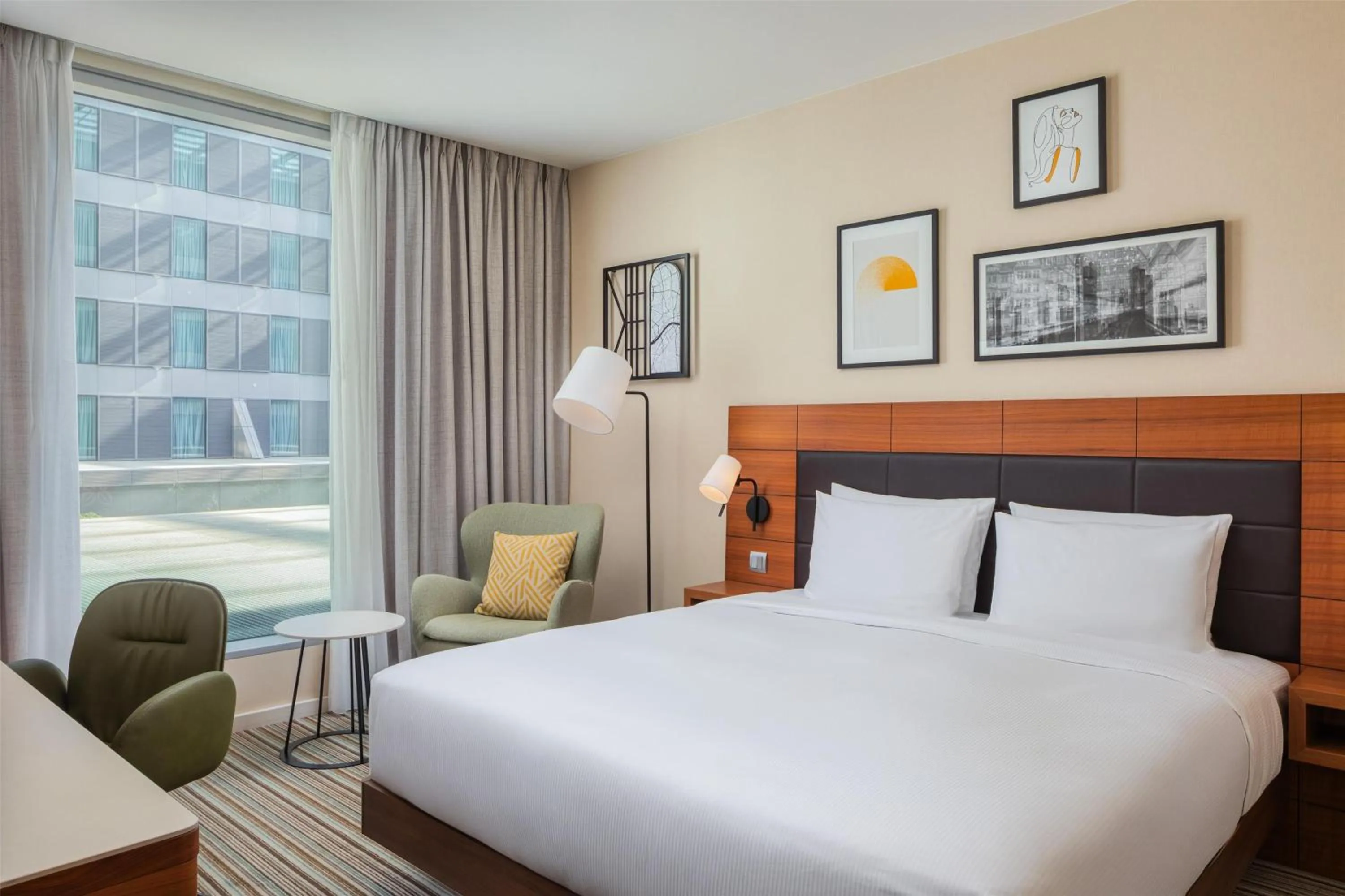 Bed in Hilton Garden Inn Frankfurt Airport