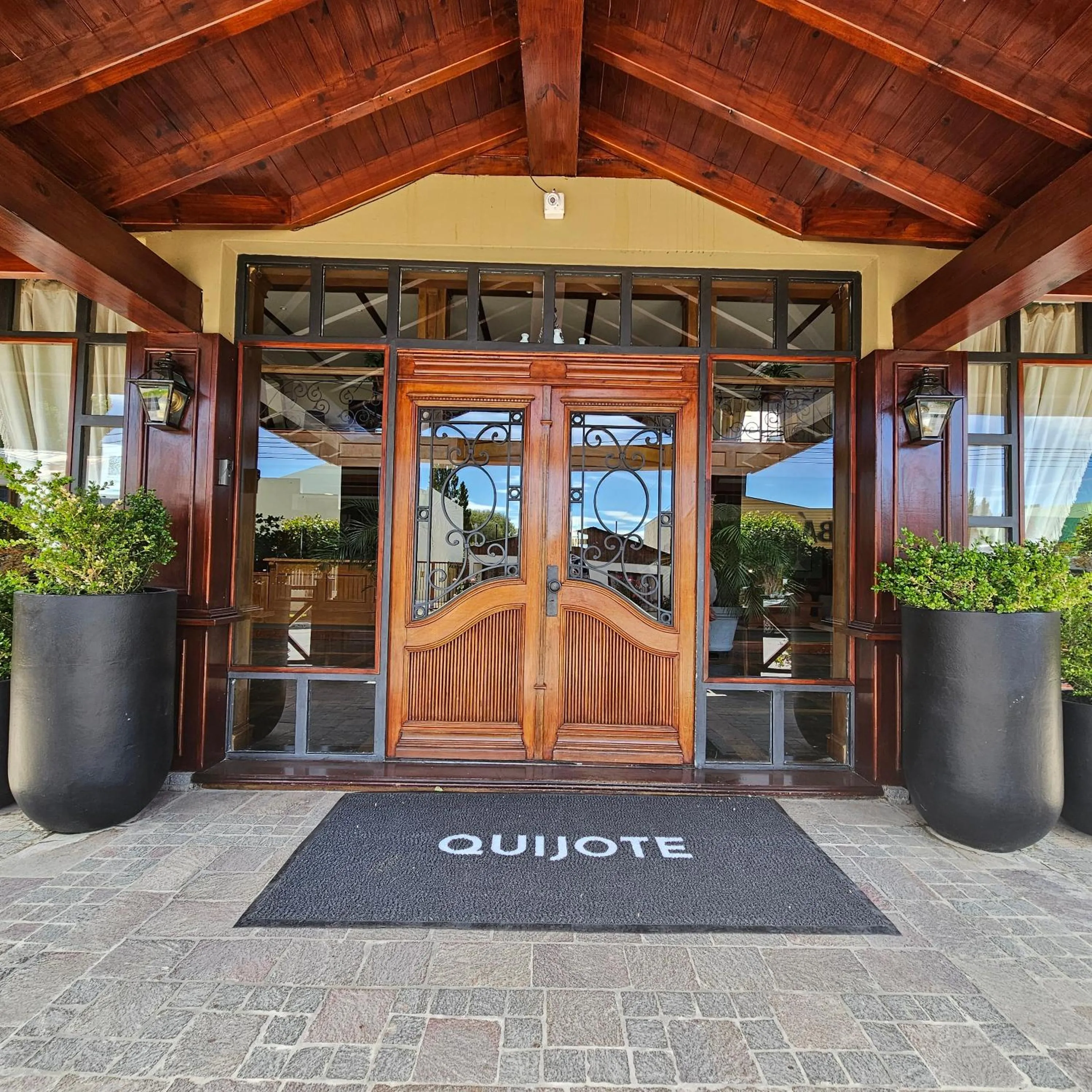 Facade/entrance in Hotel Quijote
