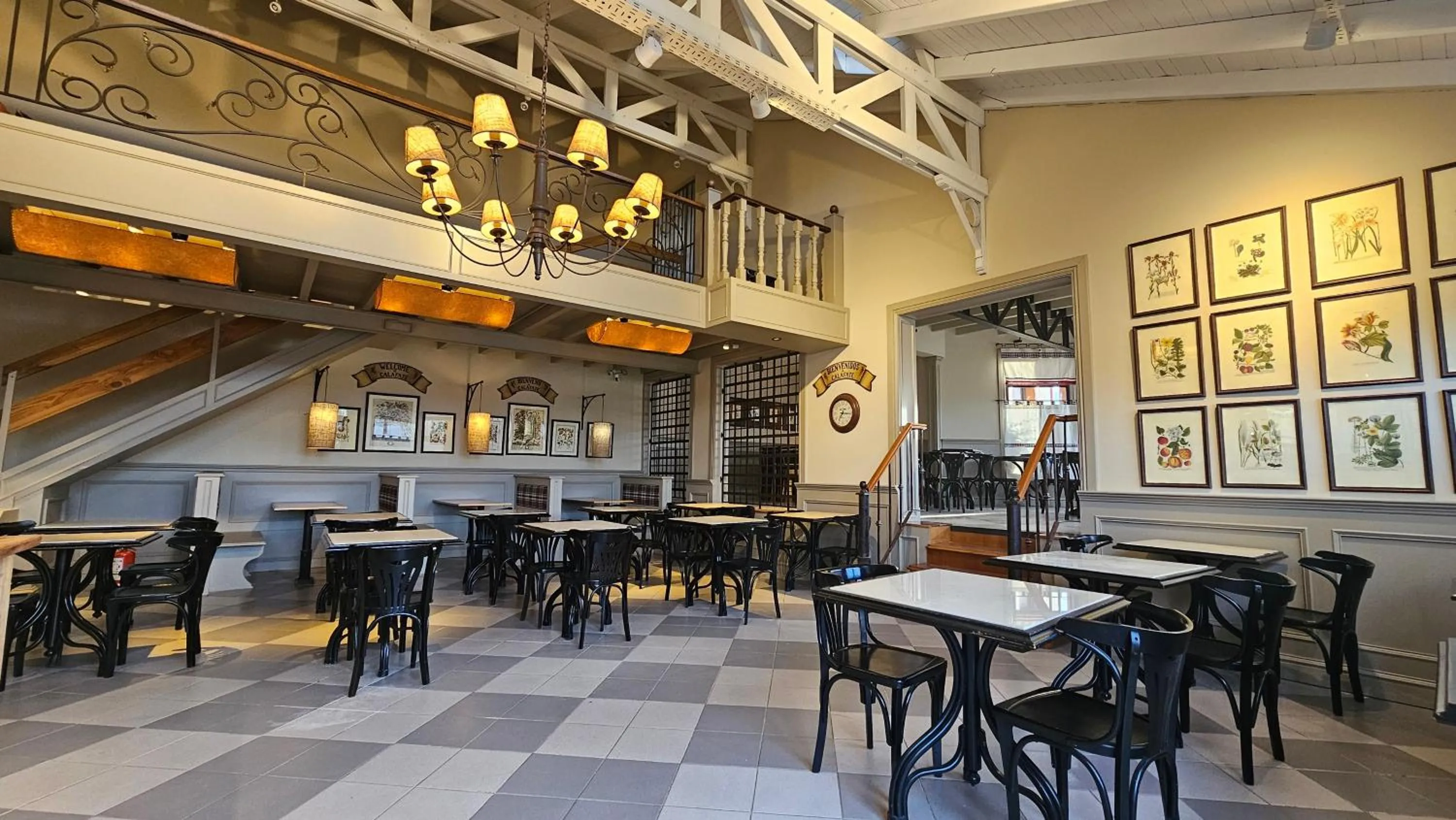 Buffet breakfast in Hotel Quijote