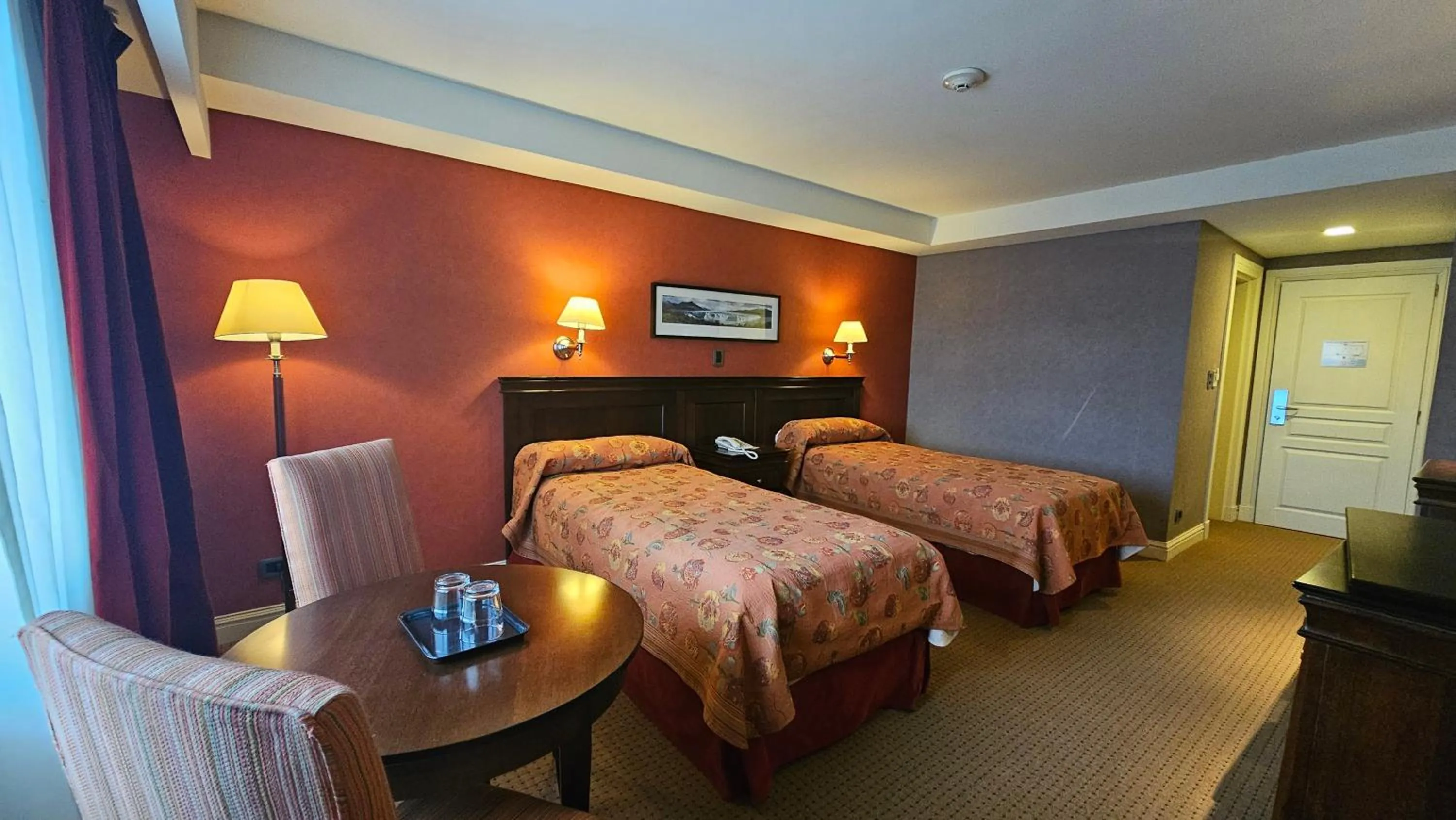 Bedroom, Bed in Hotel Quijote