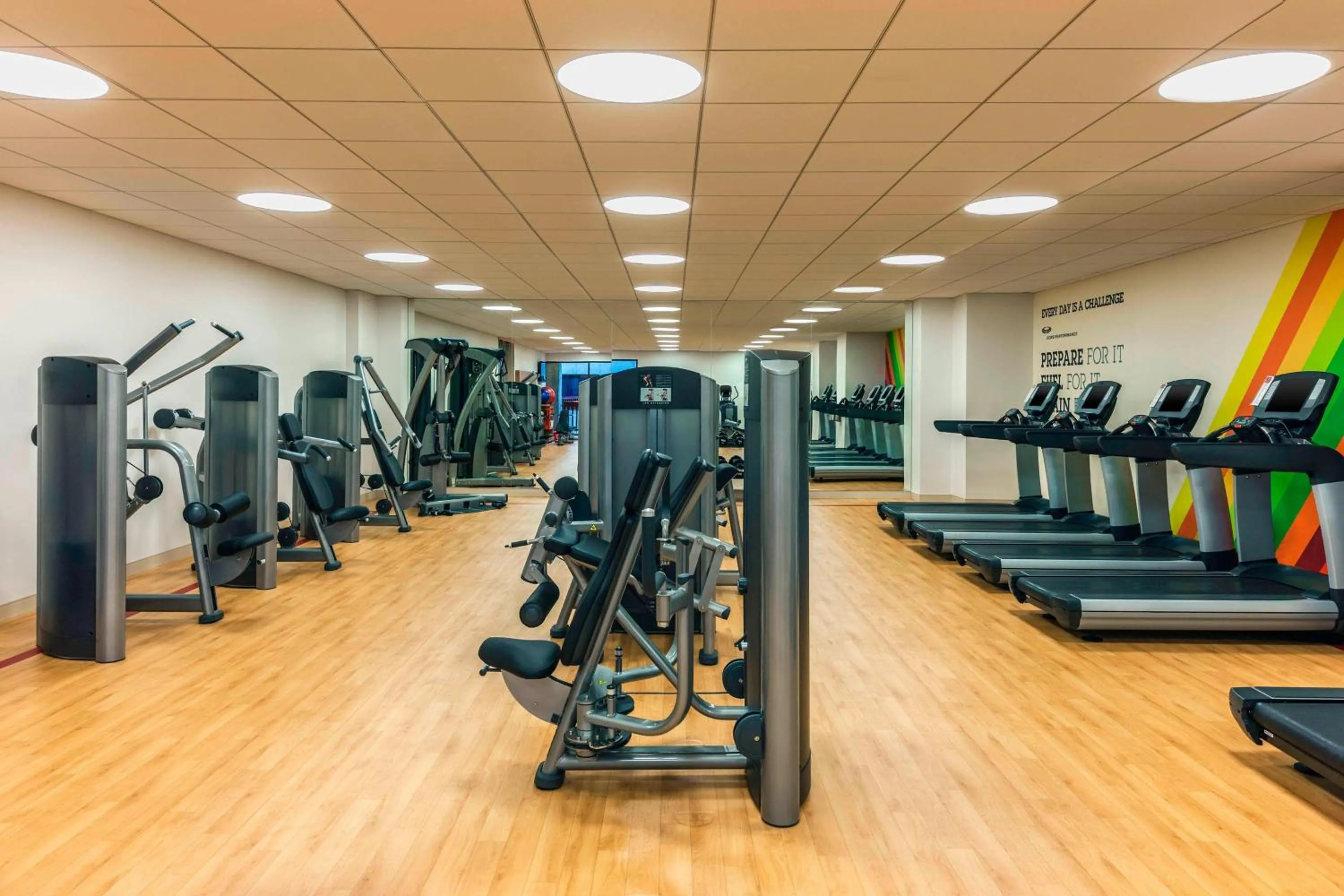 Fitness centre/facilities in Sheraton Kansas City Hotel at Crown Center