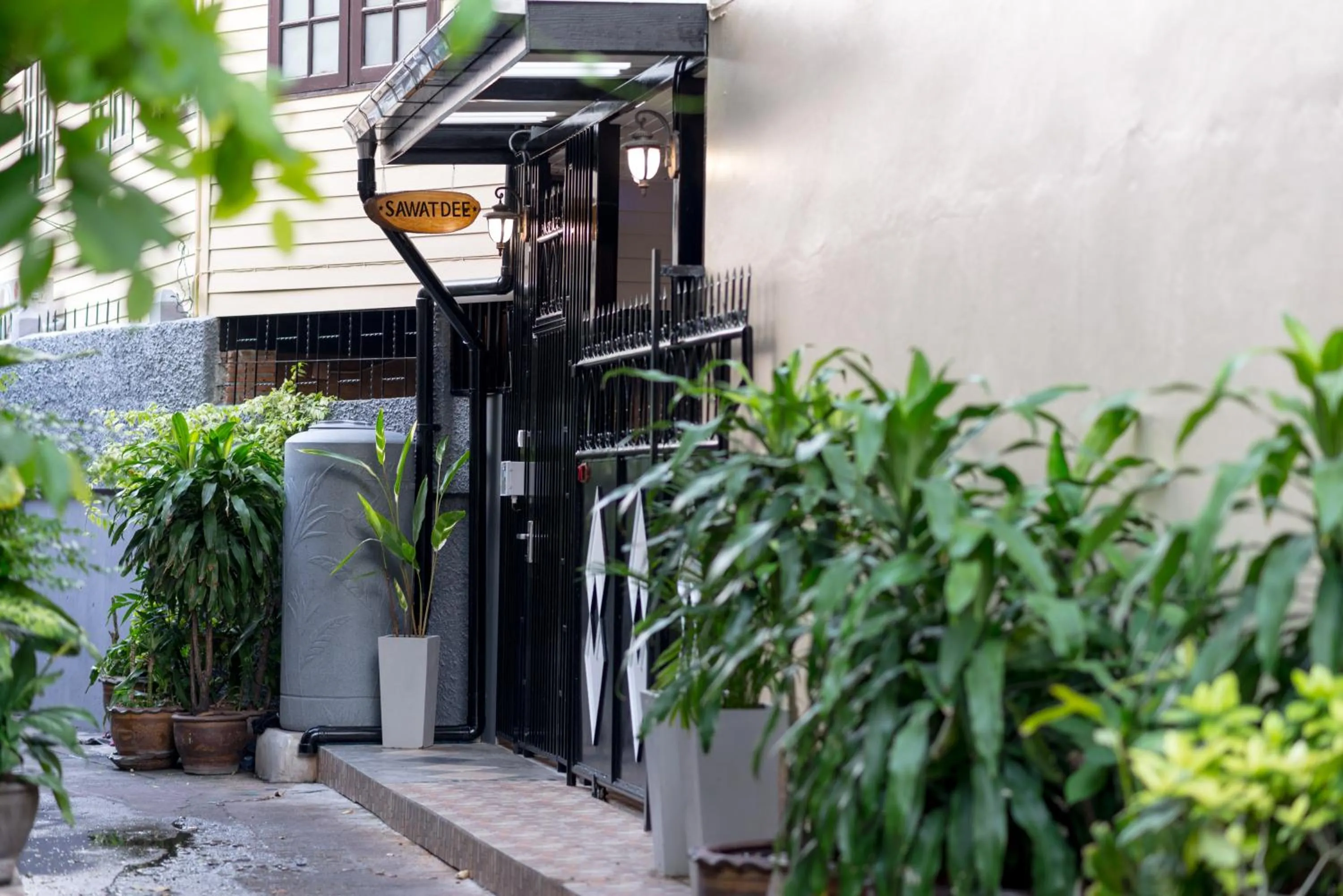 Facade/entrance in Sawatdee Guesthouse the Original