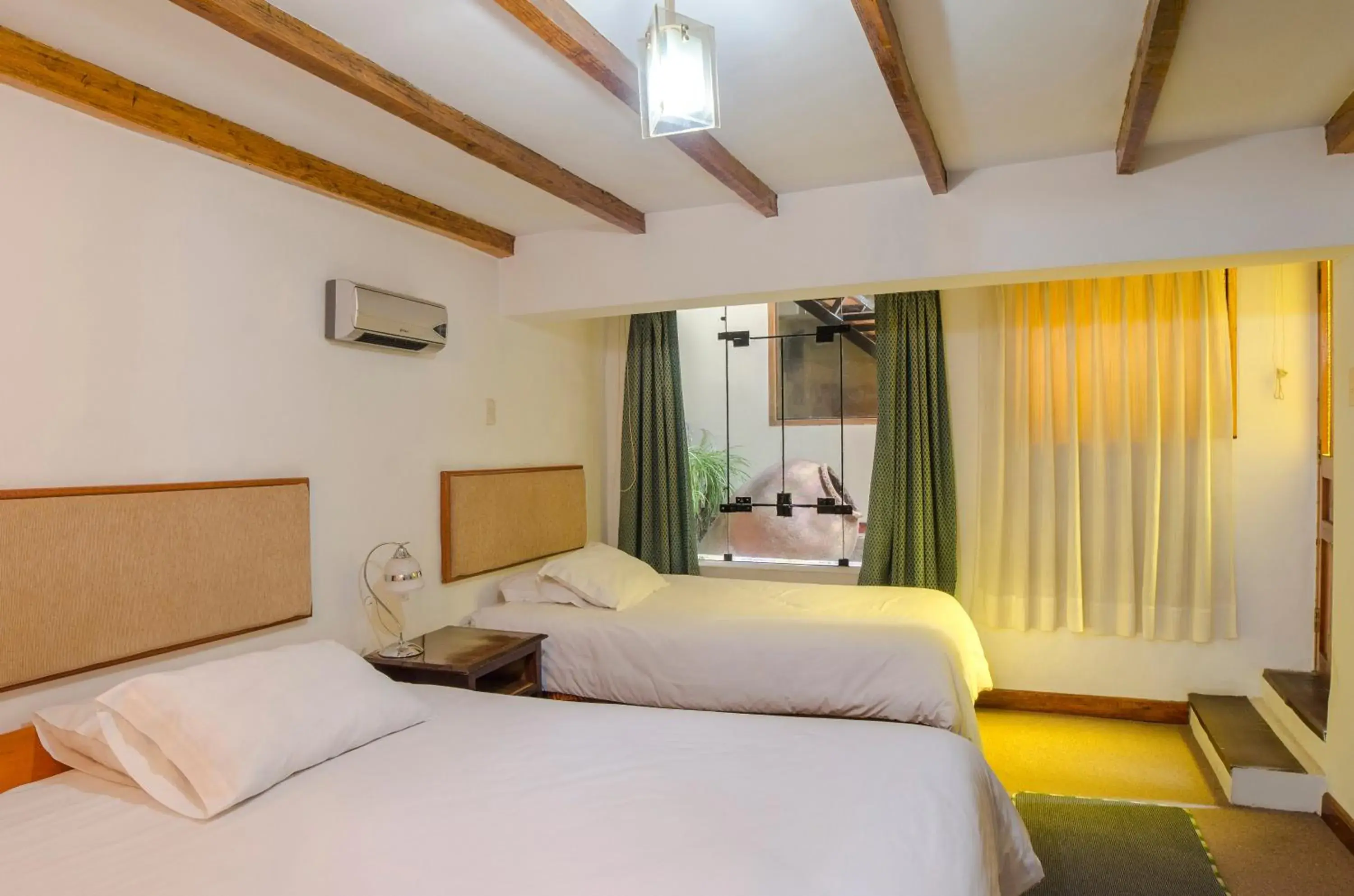 Economy Twin Room in Los Aticos B&B with Coworking Economy Twin Room in Los Aticos B&B with Coworking