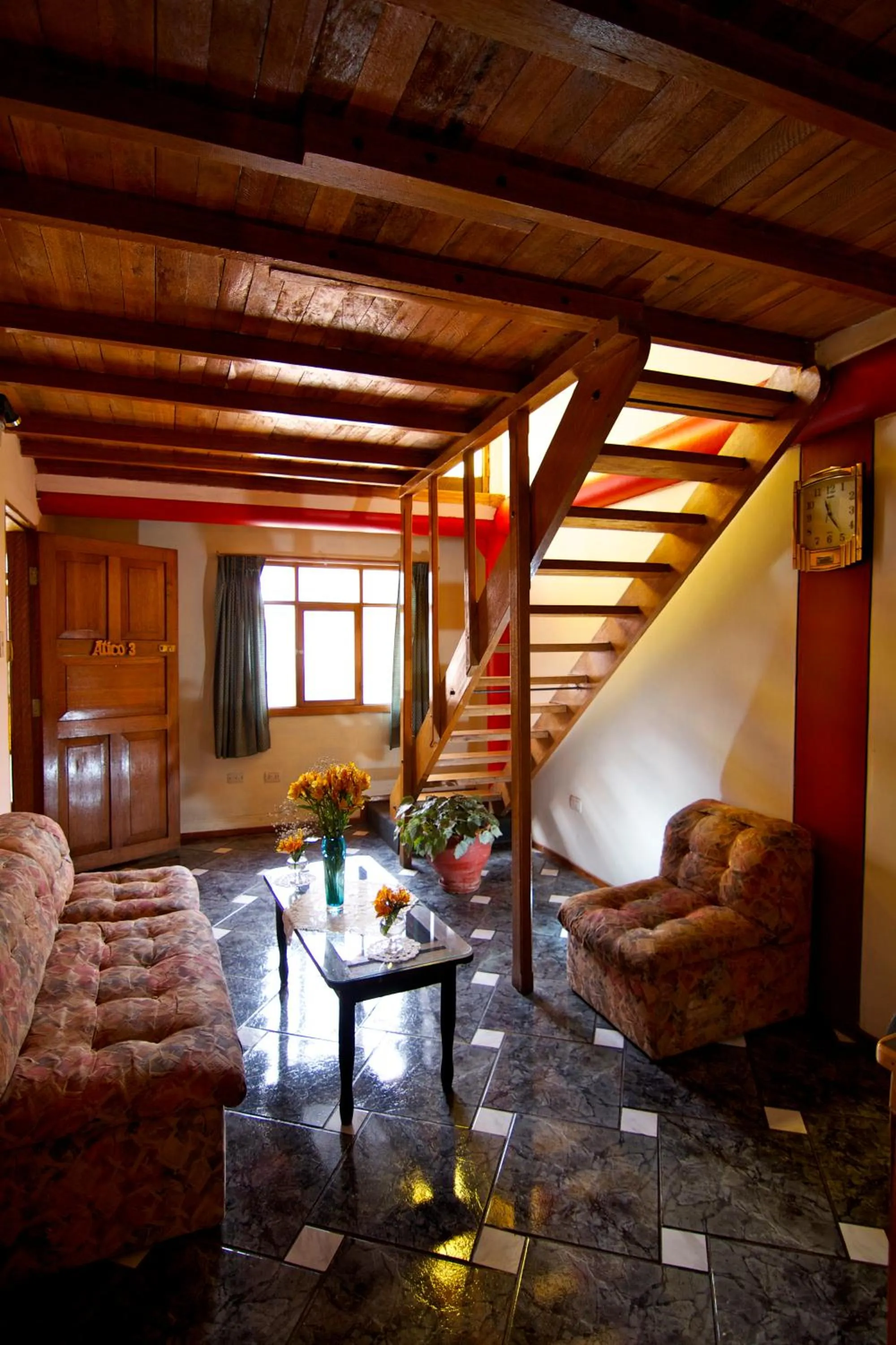 Los Aticos B&B with Coworking