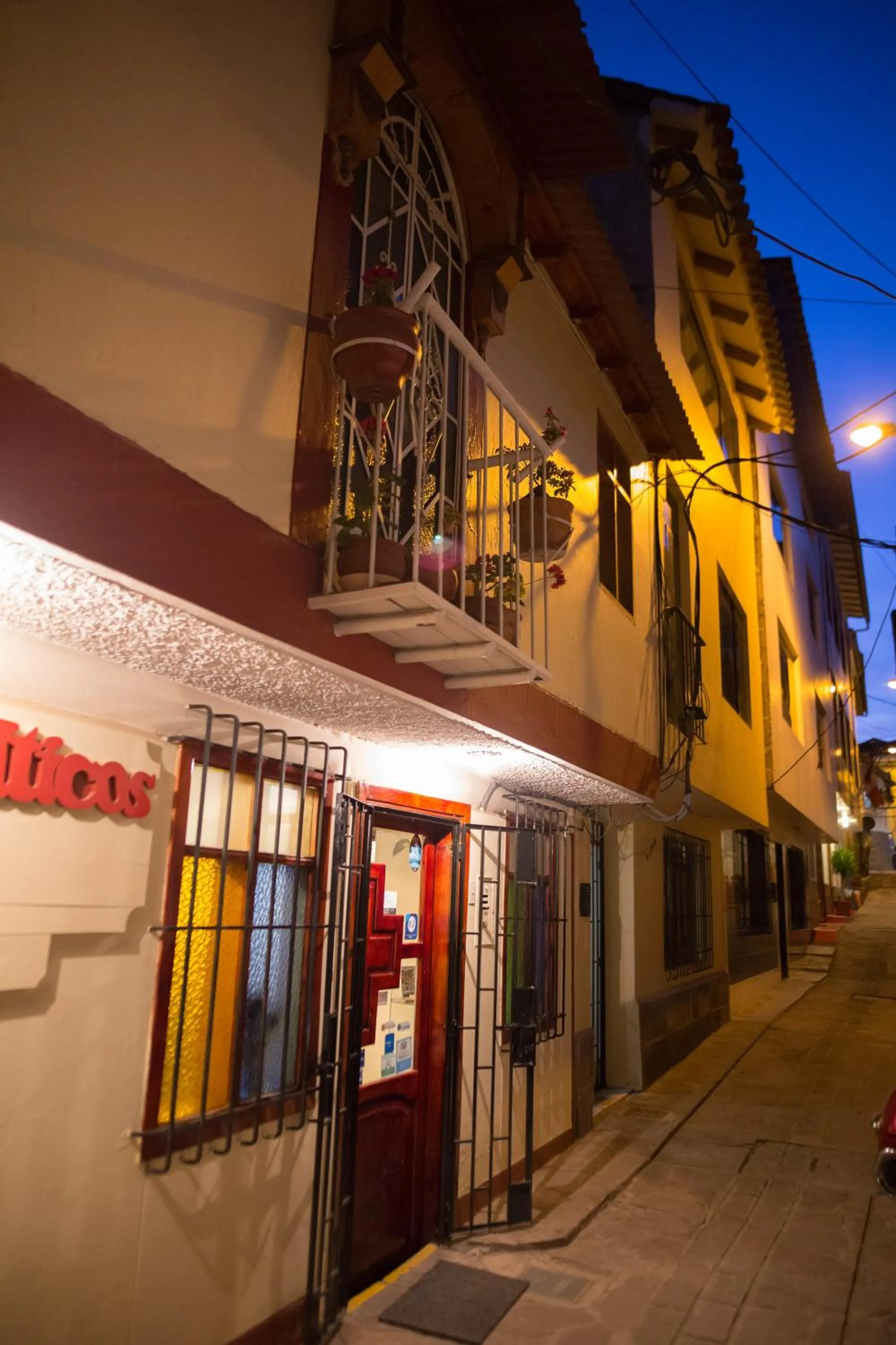 Property building in Los Aticos B&B with Coworking