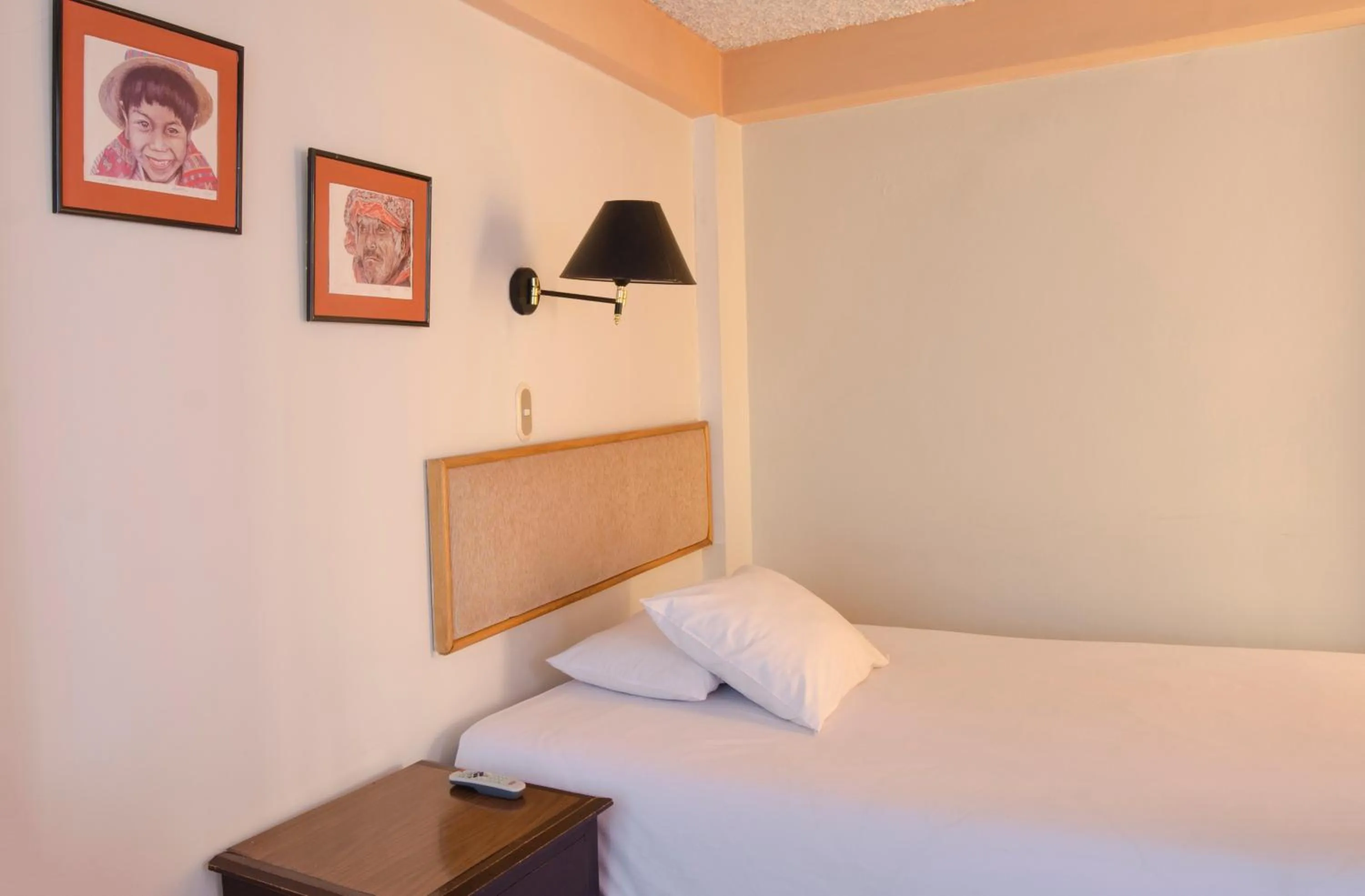 Bed in Los Aticos B&B with Coworking