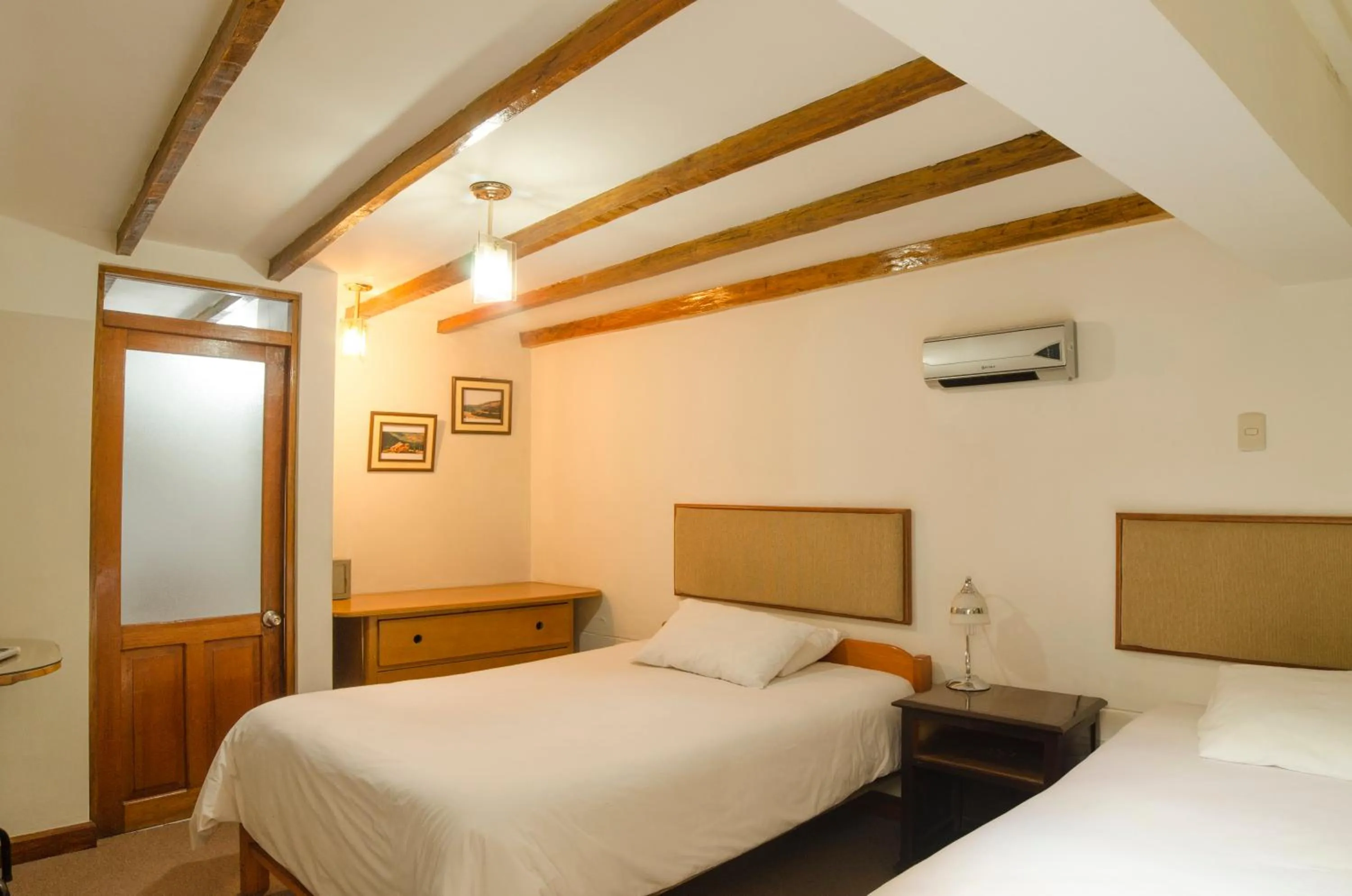 Bed in Los Aticos B&B with Coworking