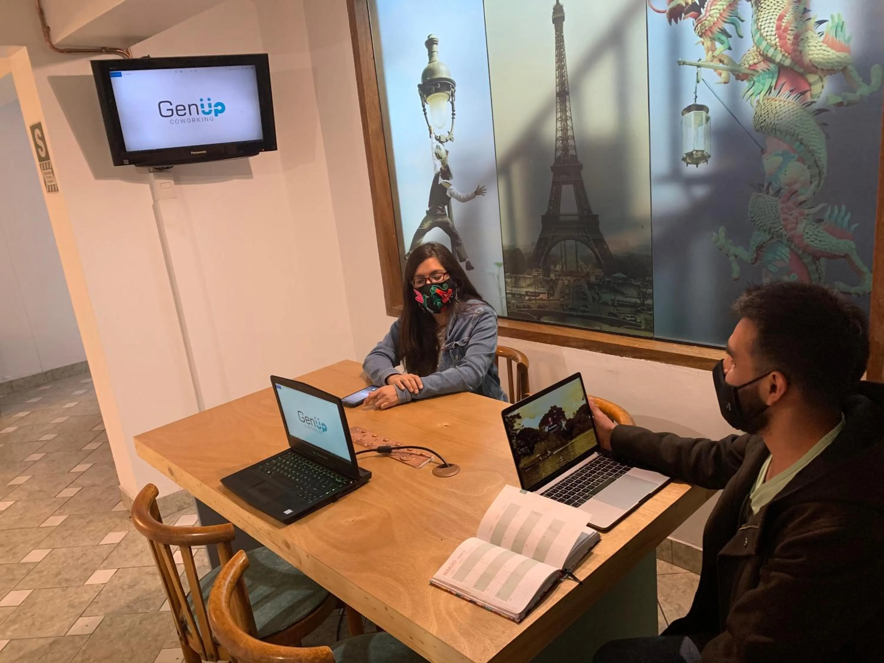 Los Aticos B&B with Coworking