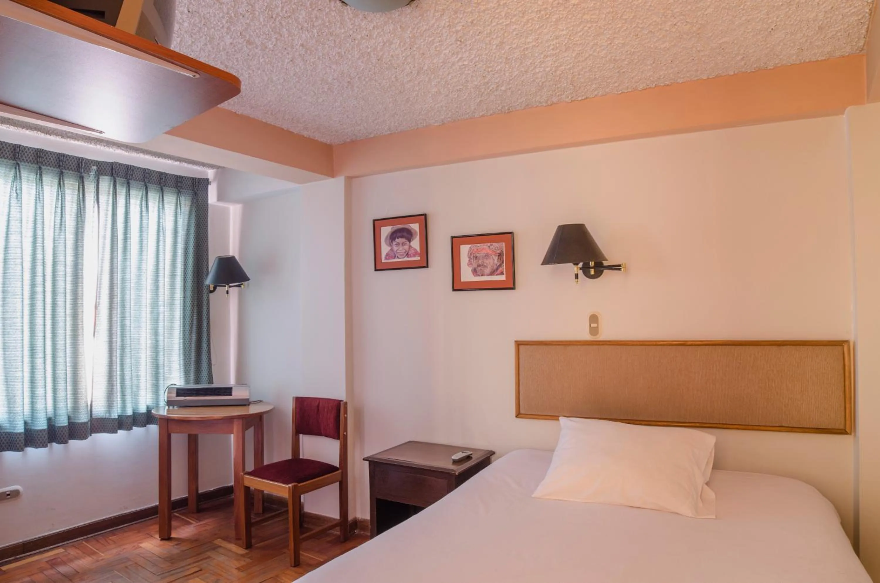 Bed in Los Aticos B&B with Coworking