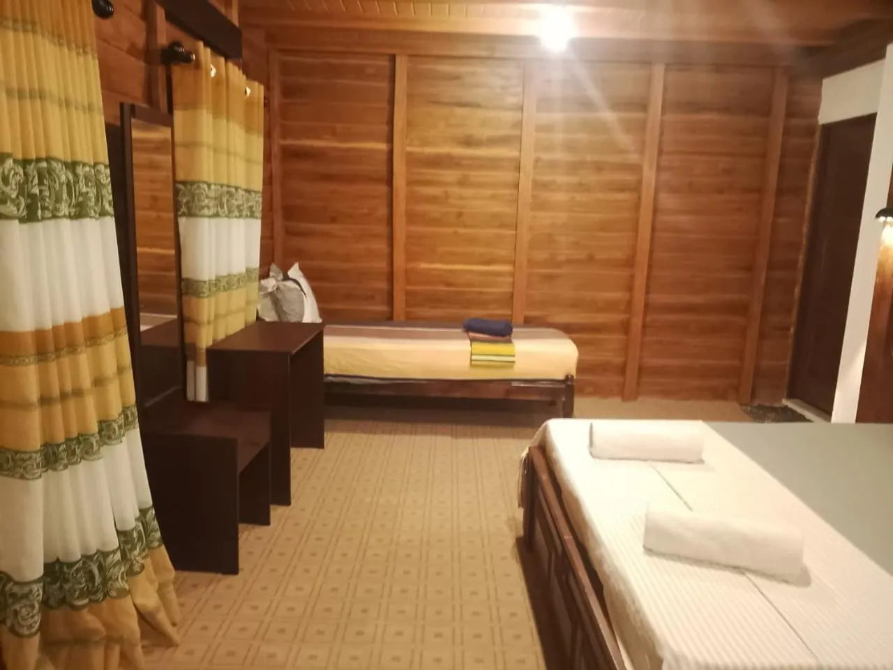 Bedroom, Bed in Sandy Beach Hotel
