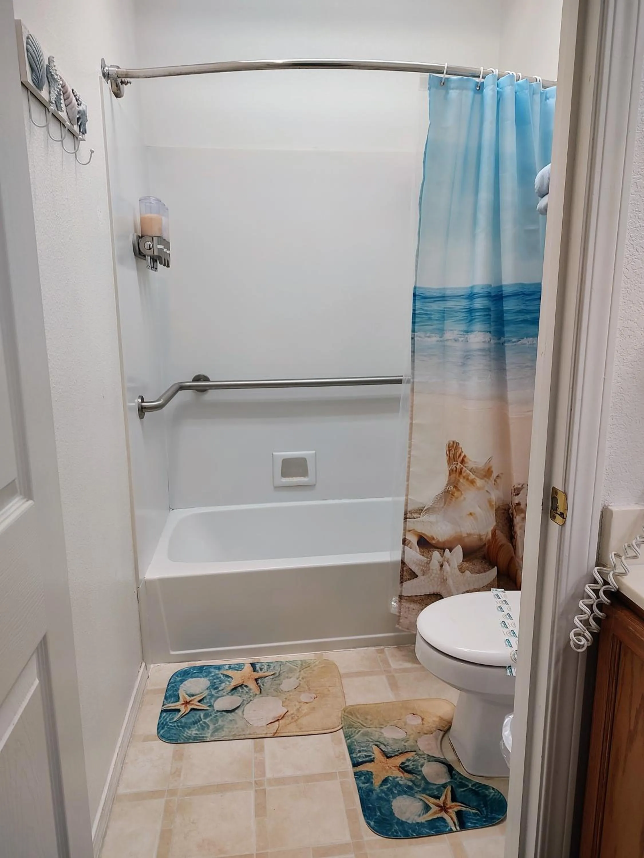 Shower in Pacific Plaza Resort