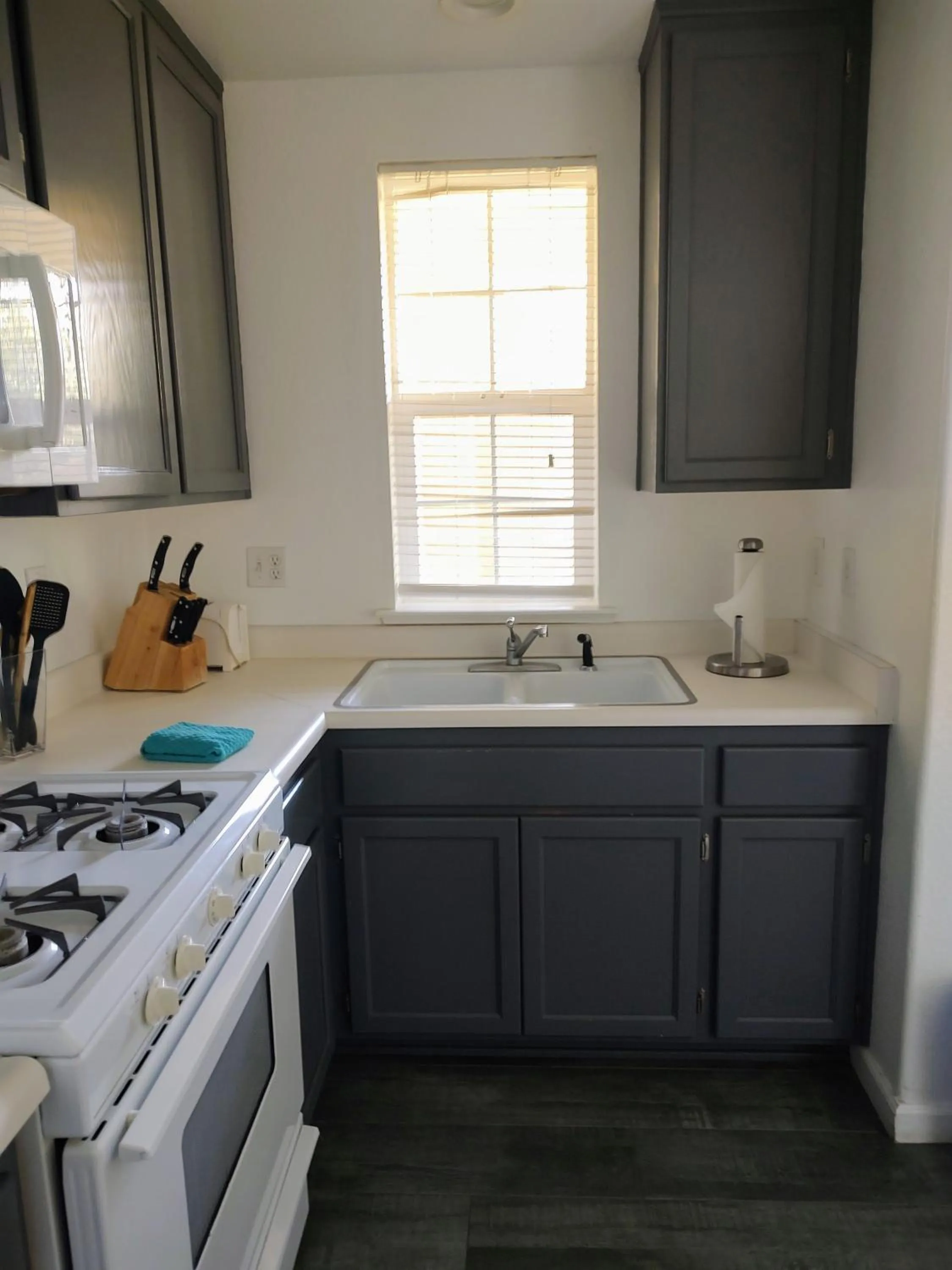 Kitchen or kitchenette in Pacific Plaza Resort