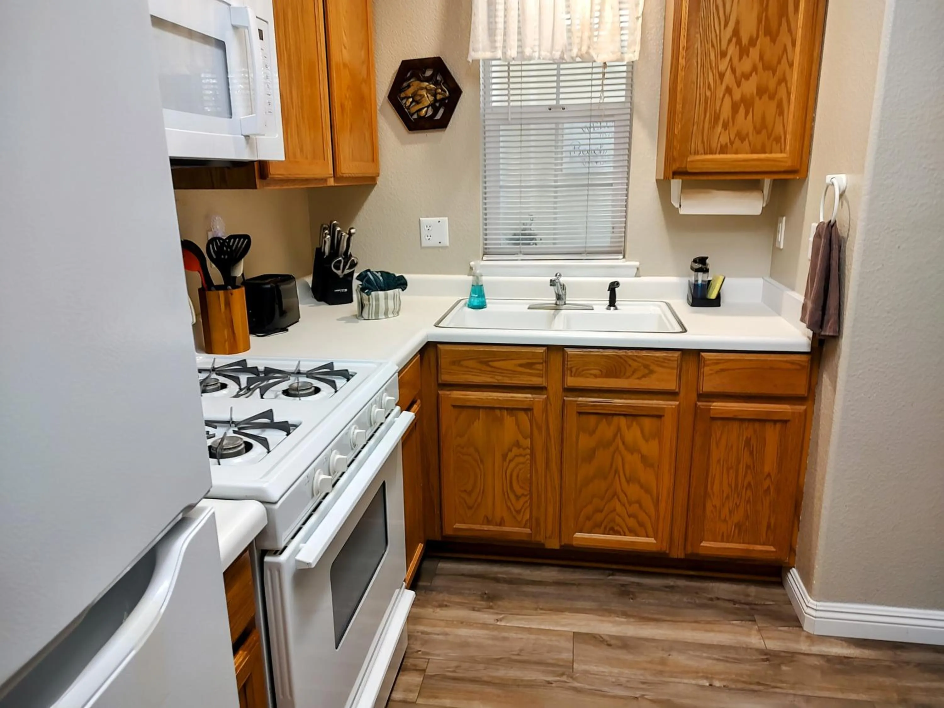 Kitchen or kitchenette in Pacific Plaza Resort