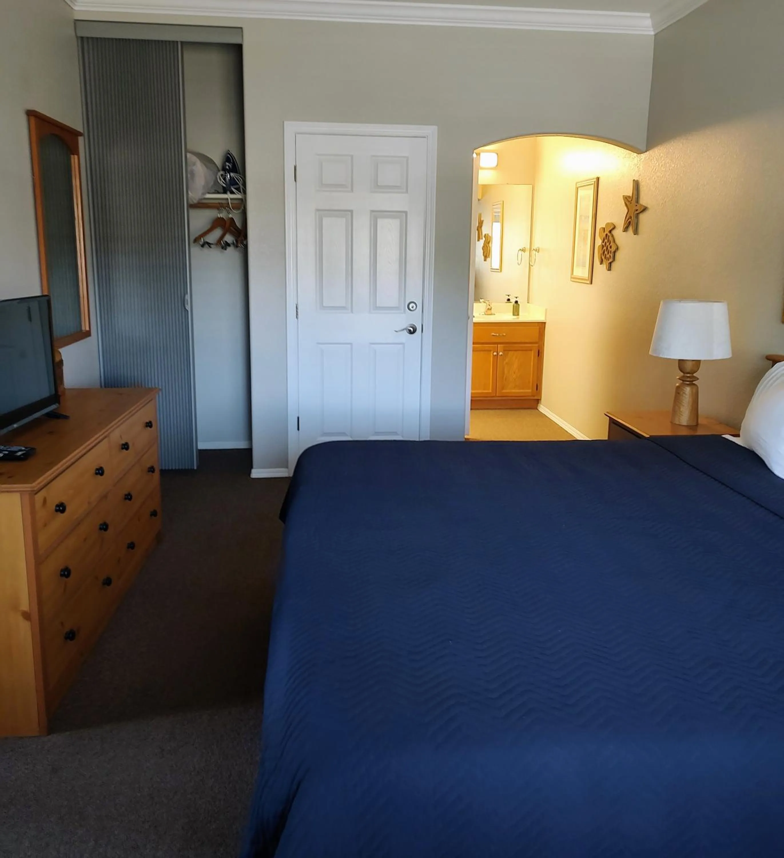 Bed in Pacific Plaza Resort