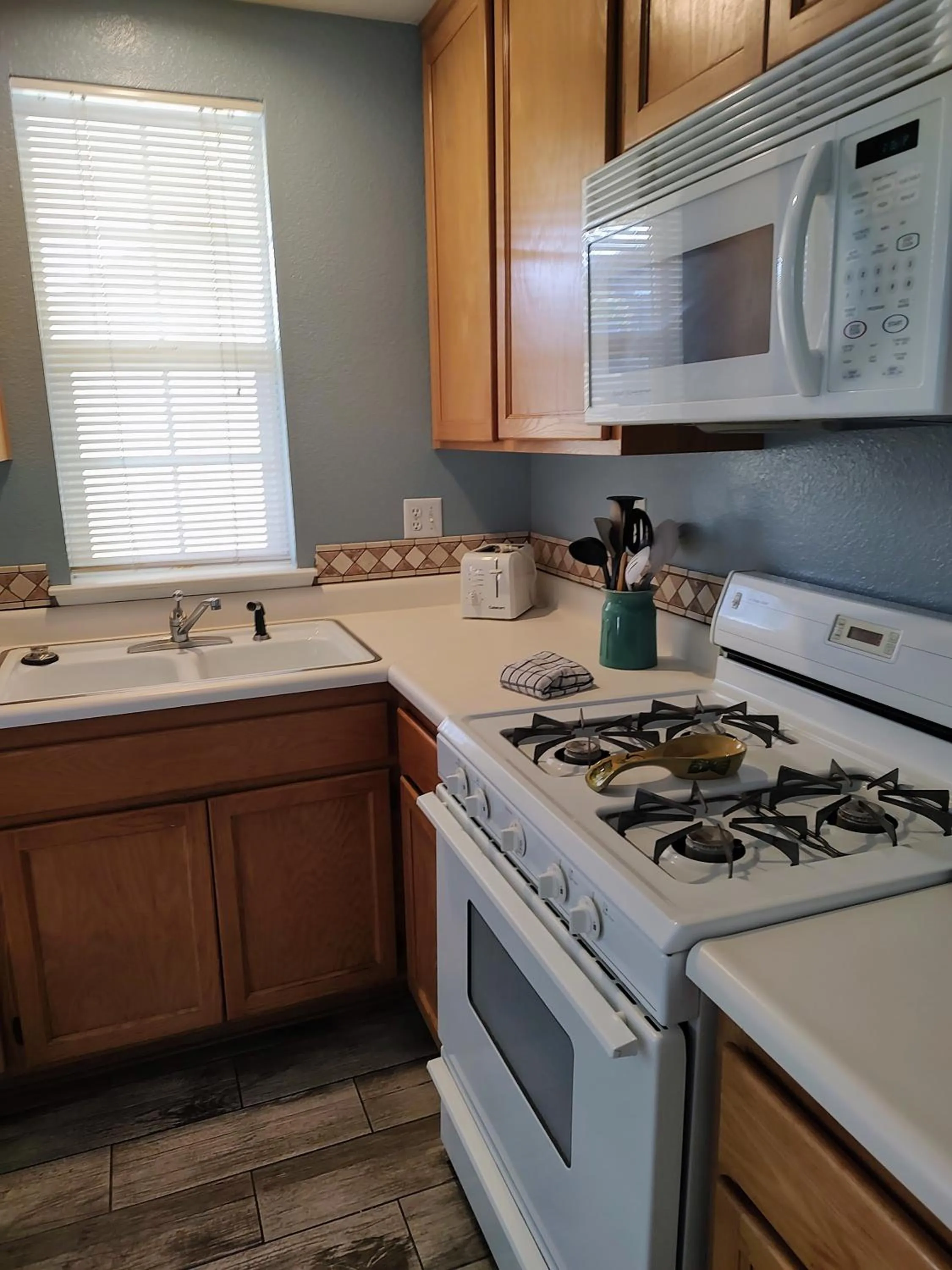 Kitchen or kitchenette in Pacific Plaza Resort