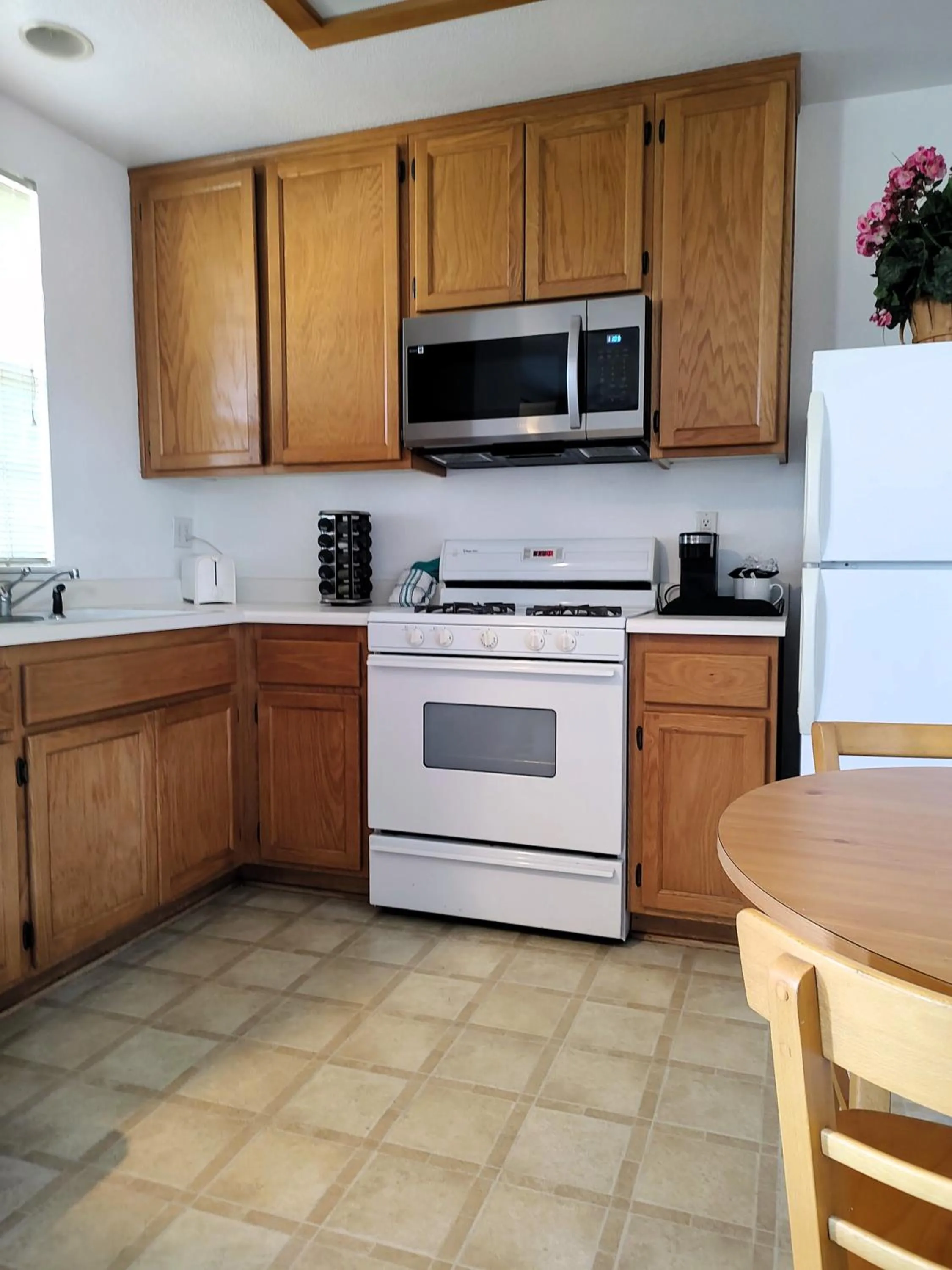 Kitchen or kitchenette in Pacific Plaza Resort