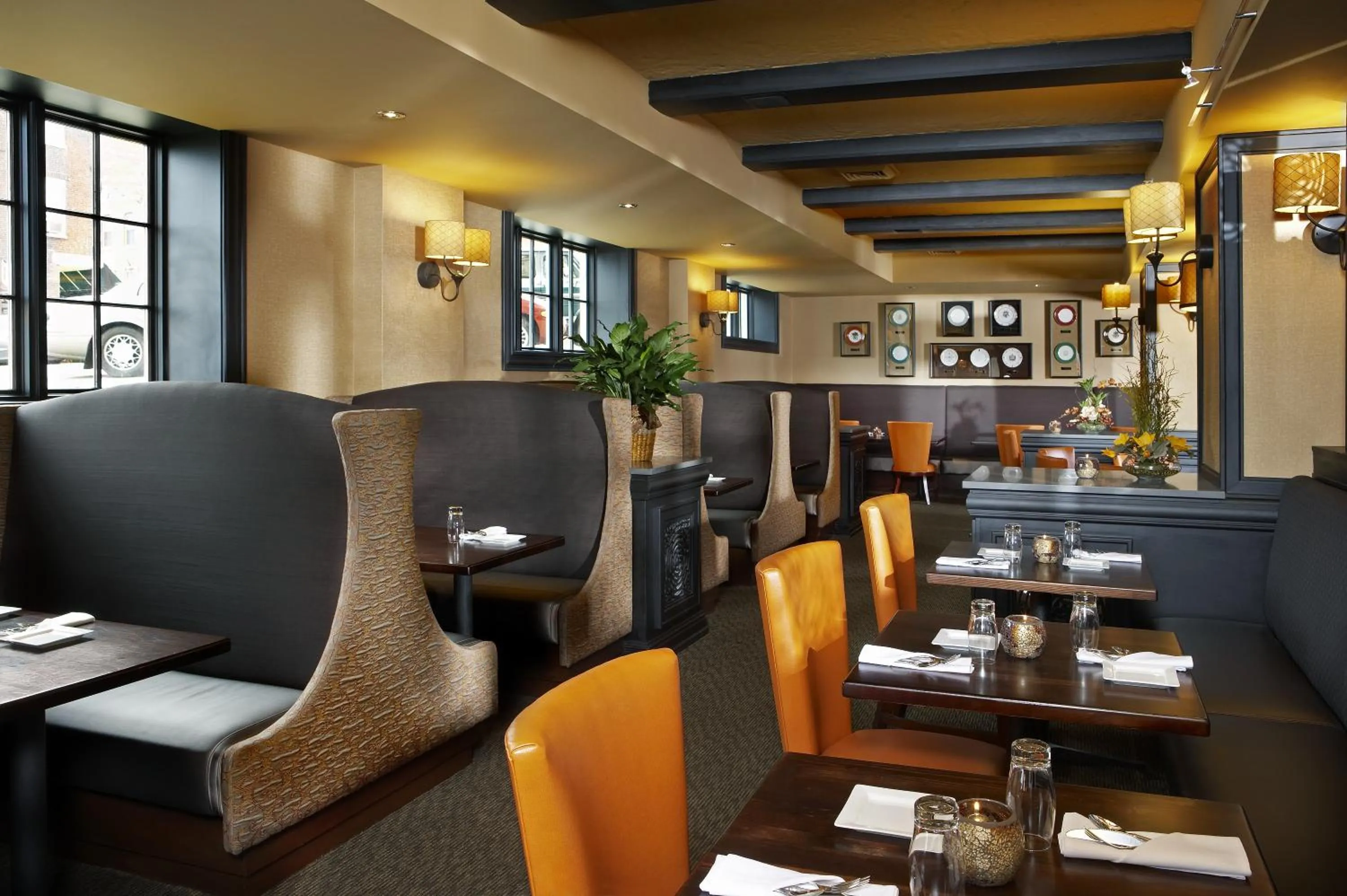 Restaurant/places to eat in Hotel Julien Dubuque