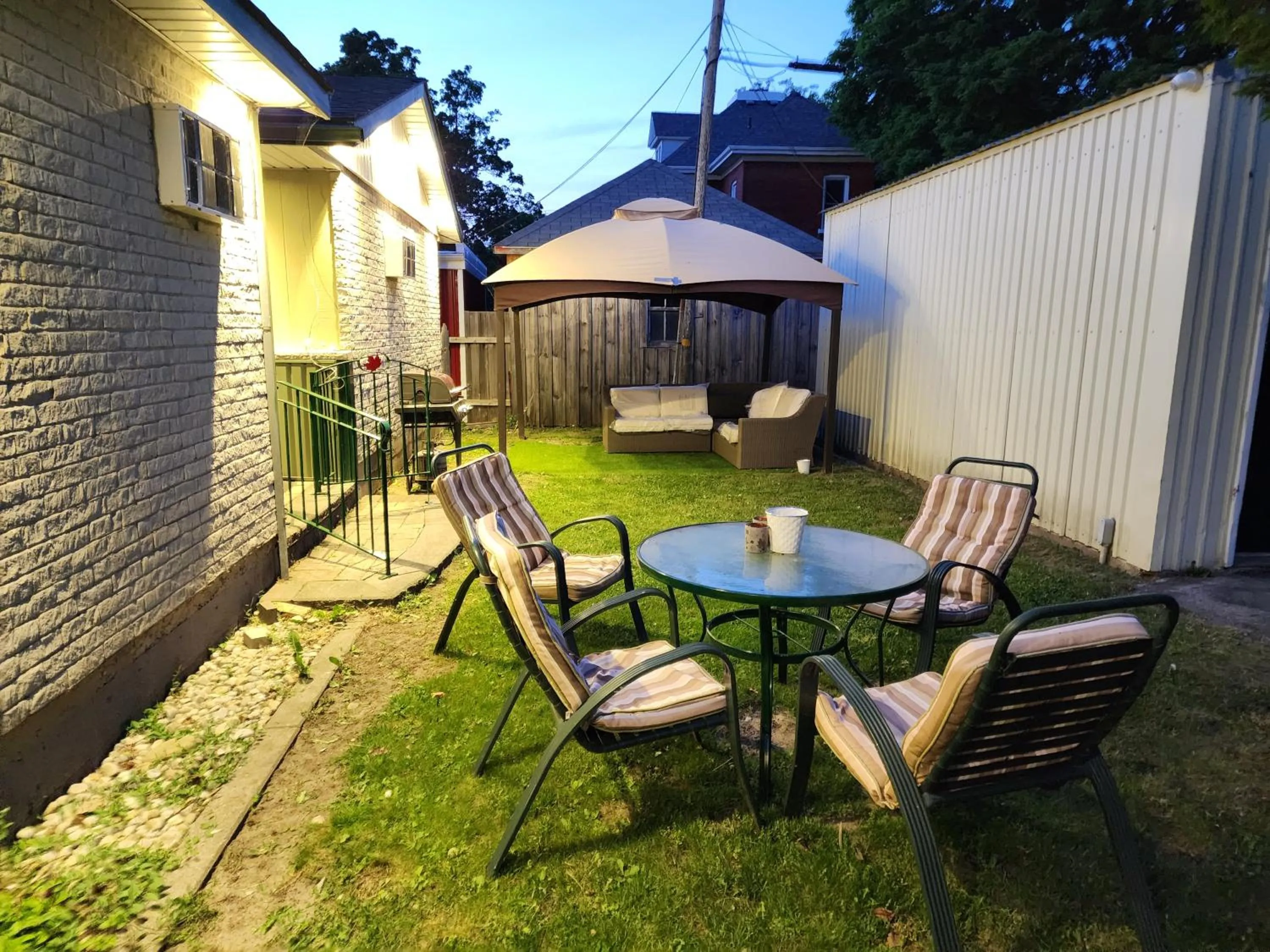 Patio in Maple Leaf Motel