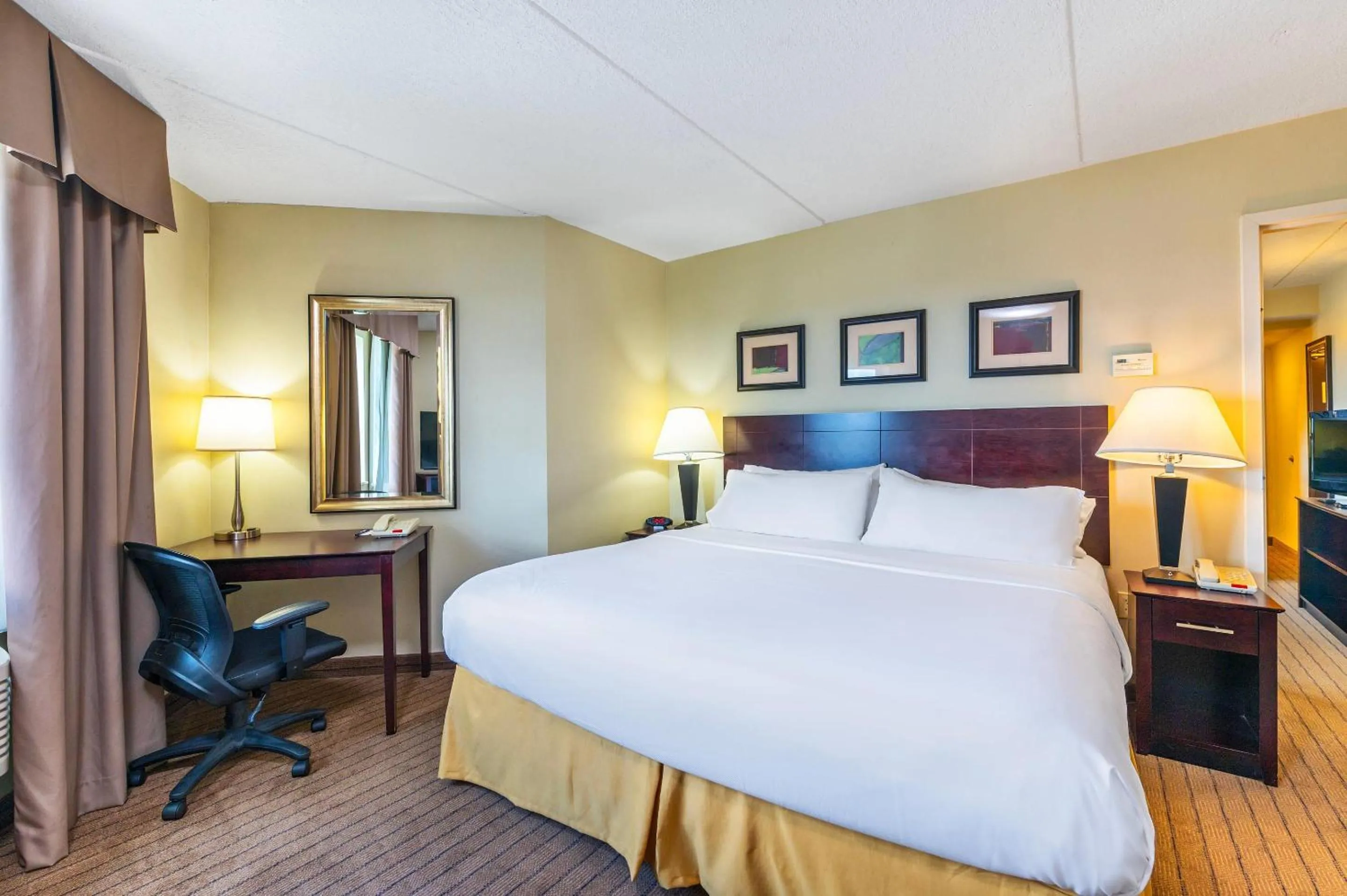 Bedroom in Comfort Inn & Suites