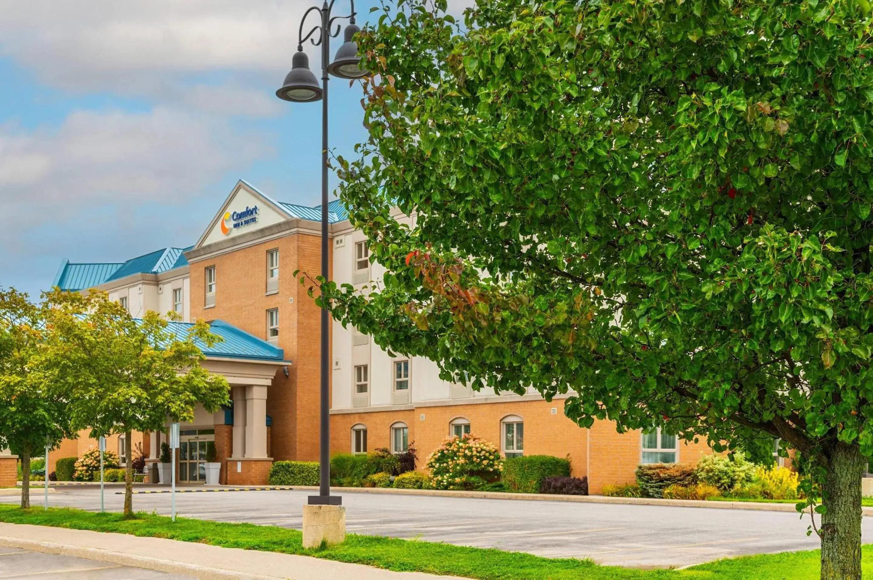 Comfort Inn & Suites Comfort Inn & Suites